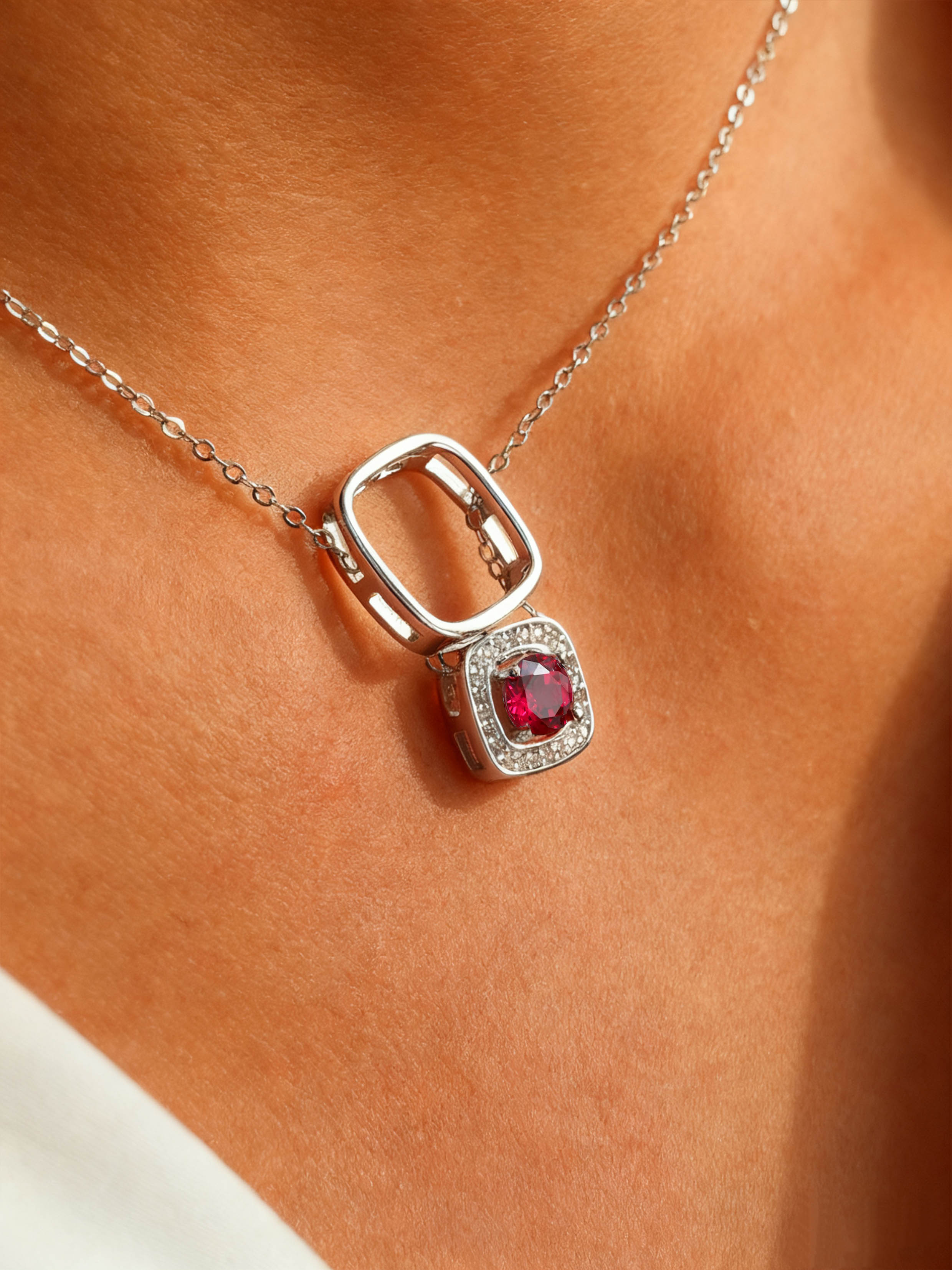 Round brilliant cut Ruby Necklace -  Cube Blaze