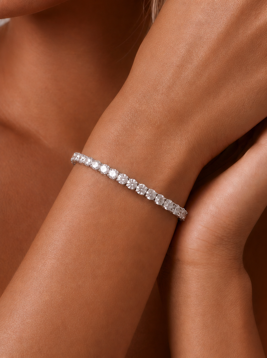 Round Brilliant Cut Moissanite Bracelet - Galaxy Halo 