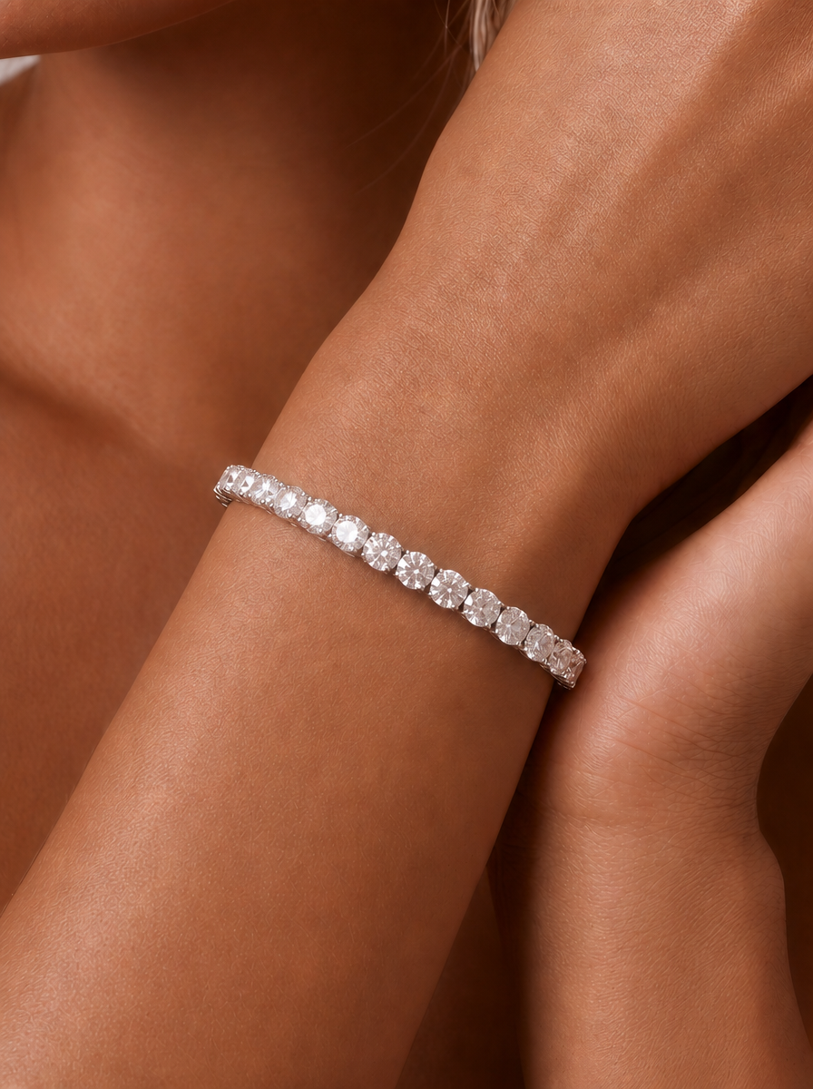 Round Brilliant Cut Moissanite Bracelet - Galaxy Halo 