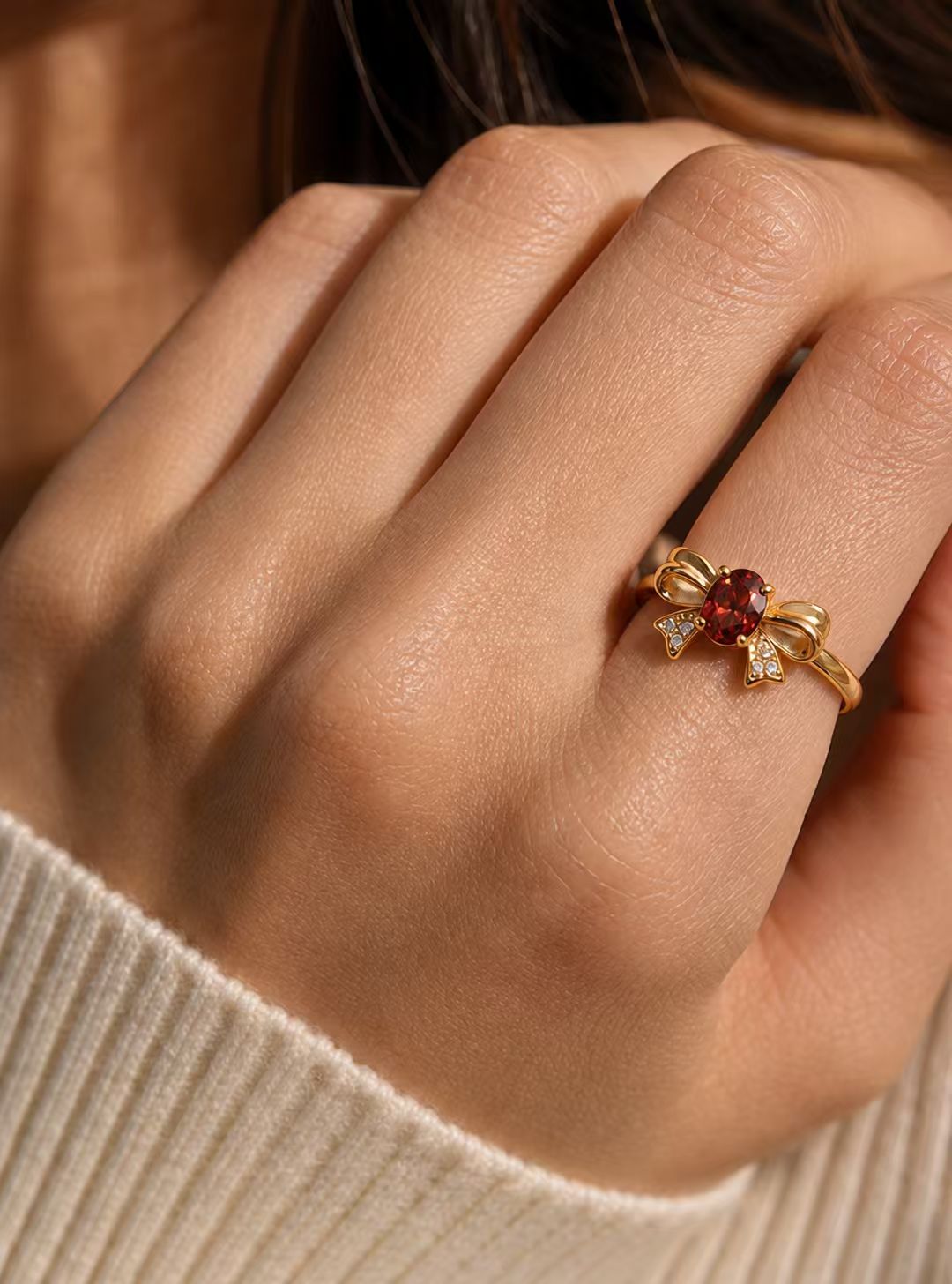 Garnet-Oval Brilliant Cut Ring-Gilded Ribbon
