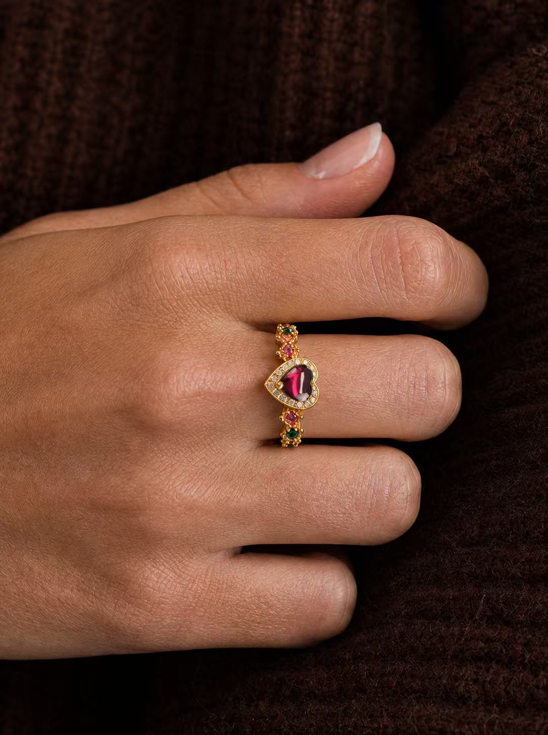 Garnet-Cabochon Ring-Gilded Heart