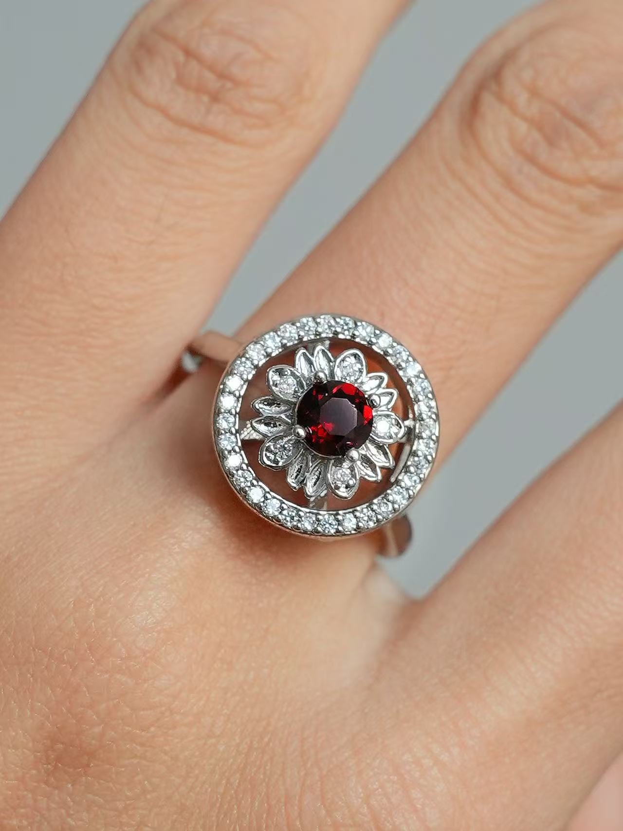 Garnet-Round Brilliant Cut Spinner Ring-Fortune Blossom