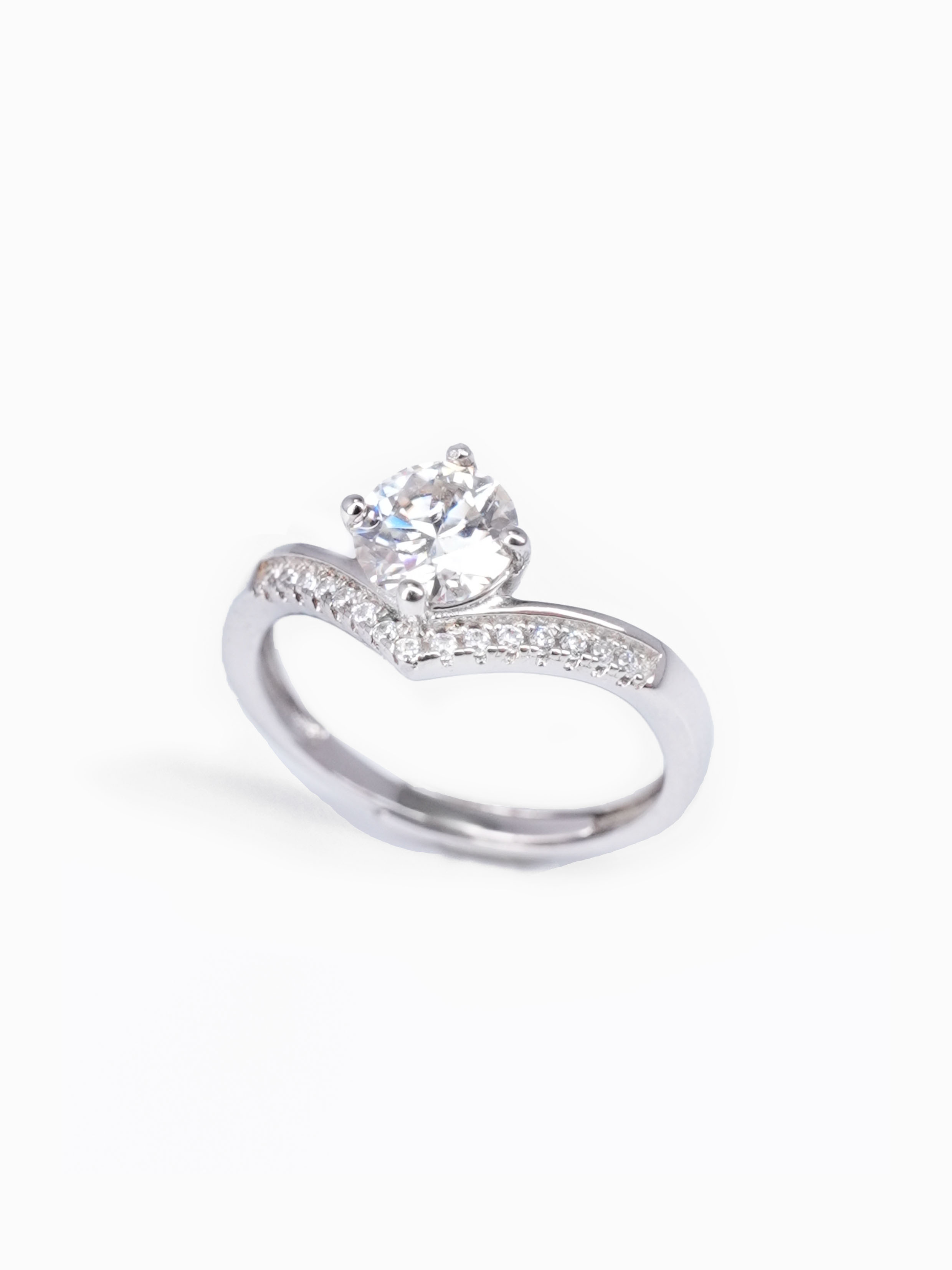 Eternal Spark - Moissanite