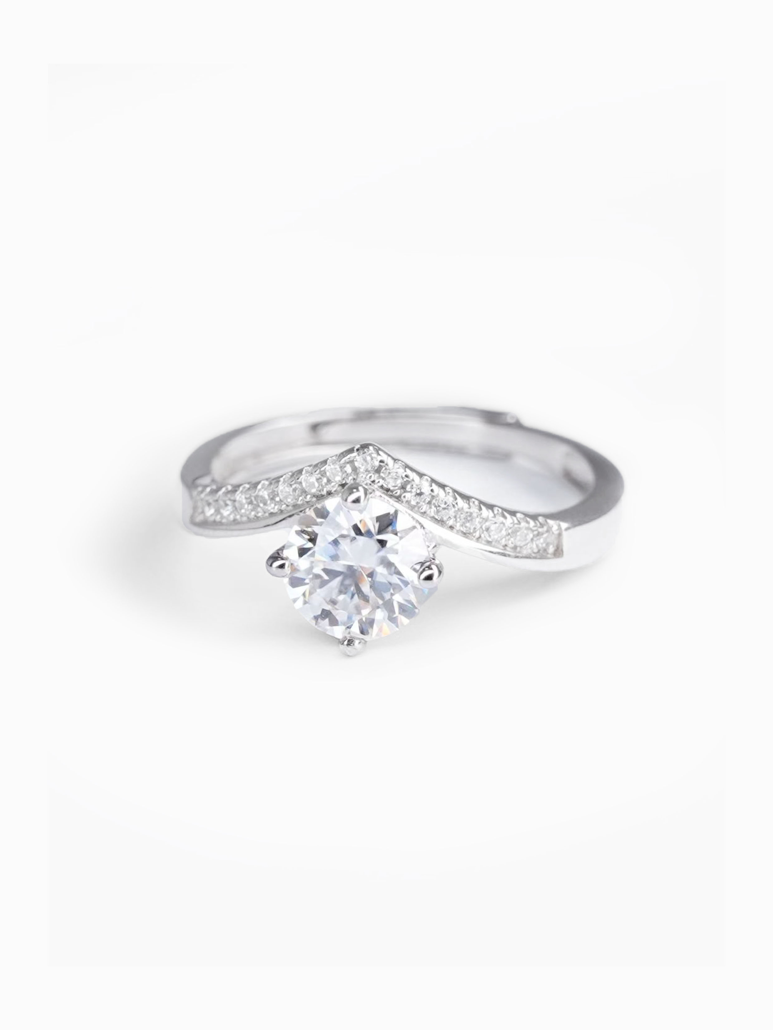 Eternal Spark - Moissanite