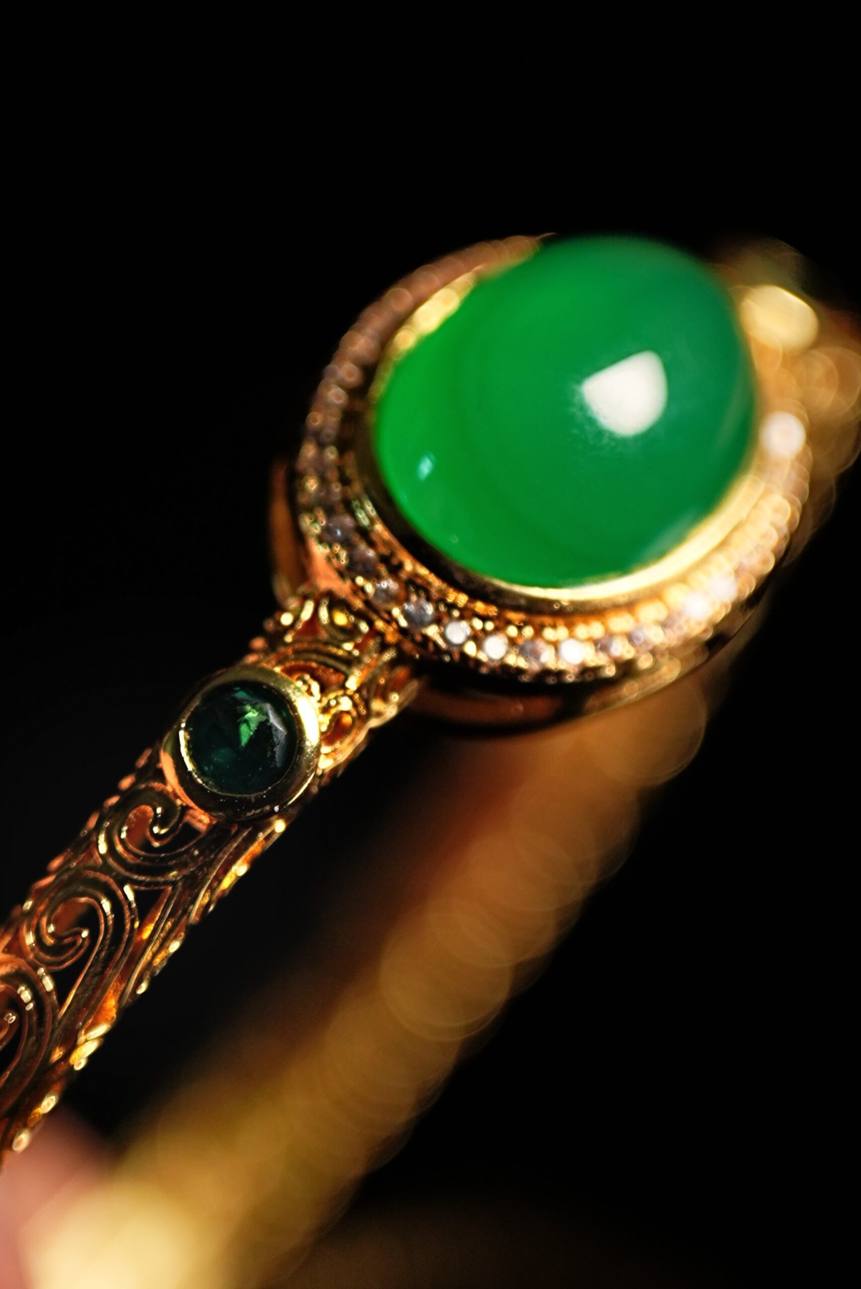 Verdure Royal Armlet