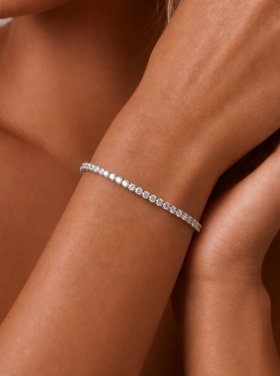 Round Brilliant Cut Moissanite Bracelet - Galaxy Halo 