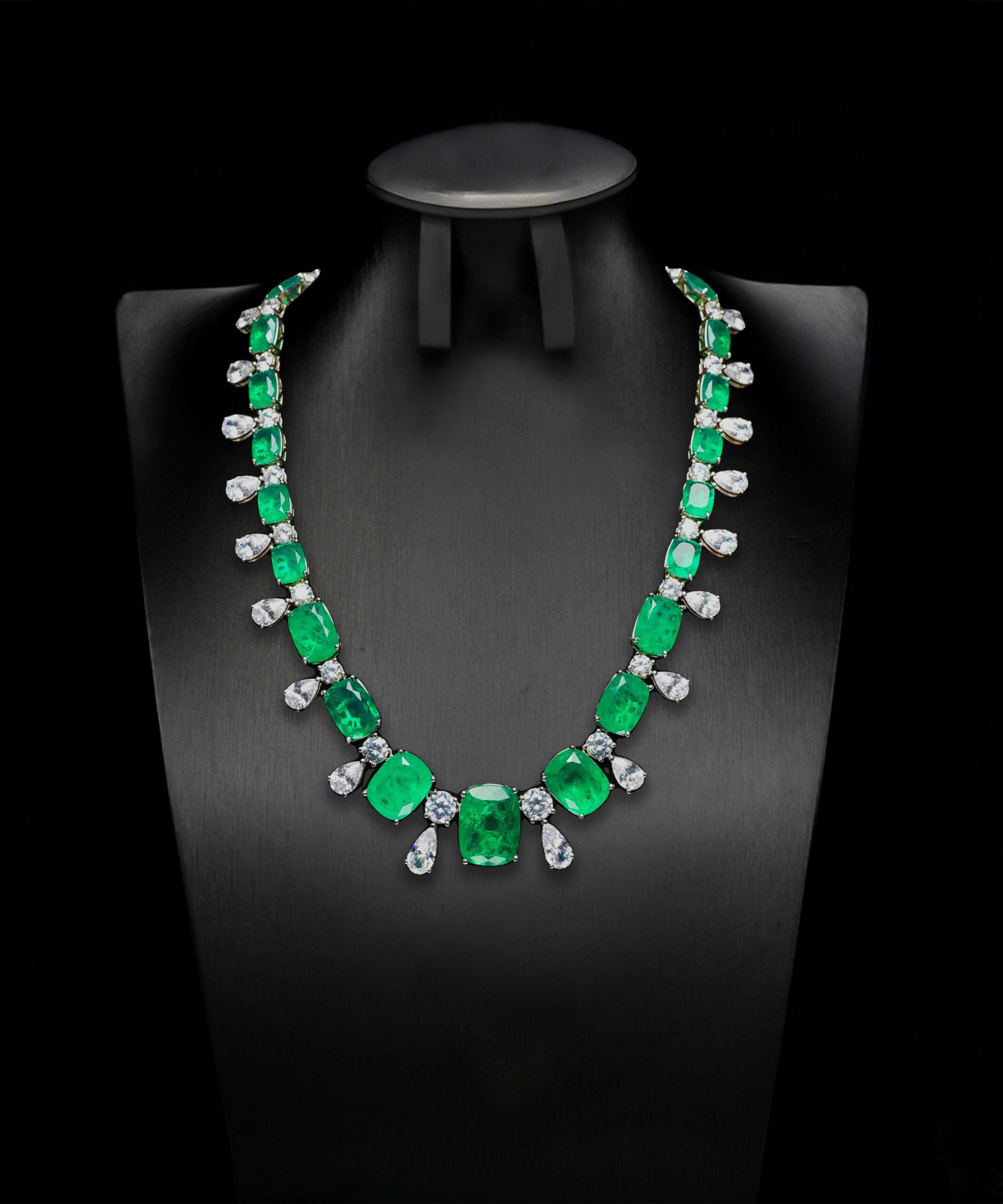 Verdant Oasis Emerald Necklace