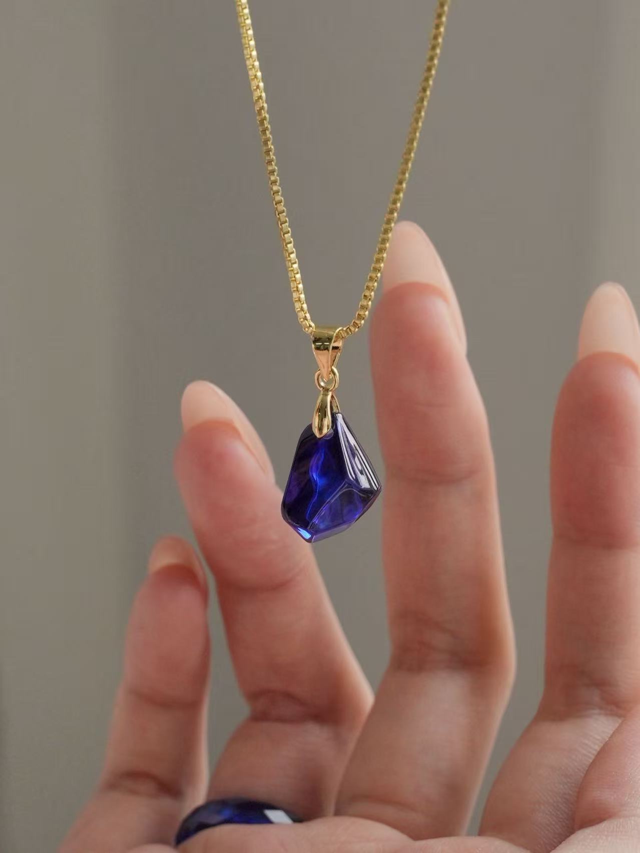 Free‑Form Faceted Cut Sapphire Necklace - Midnight Haze