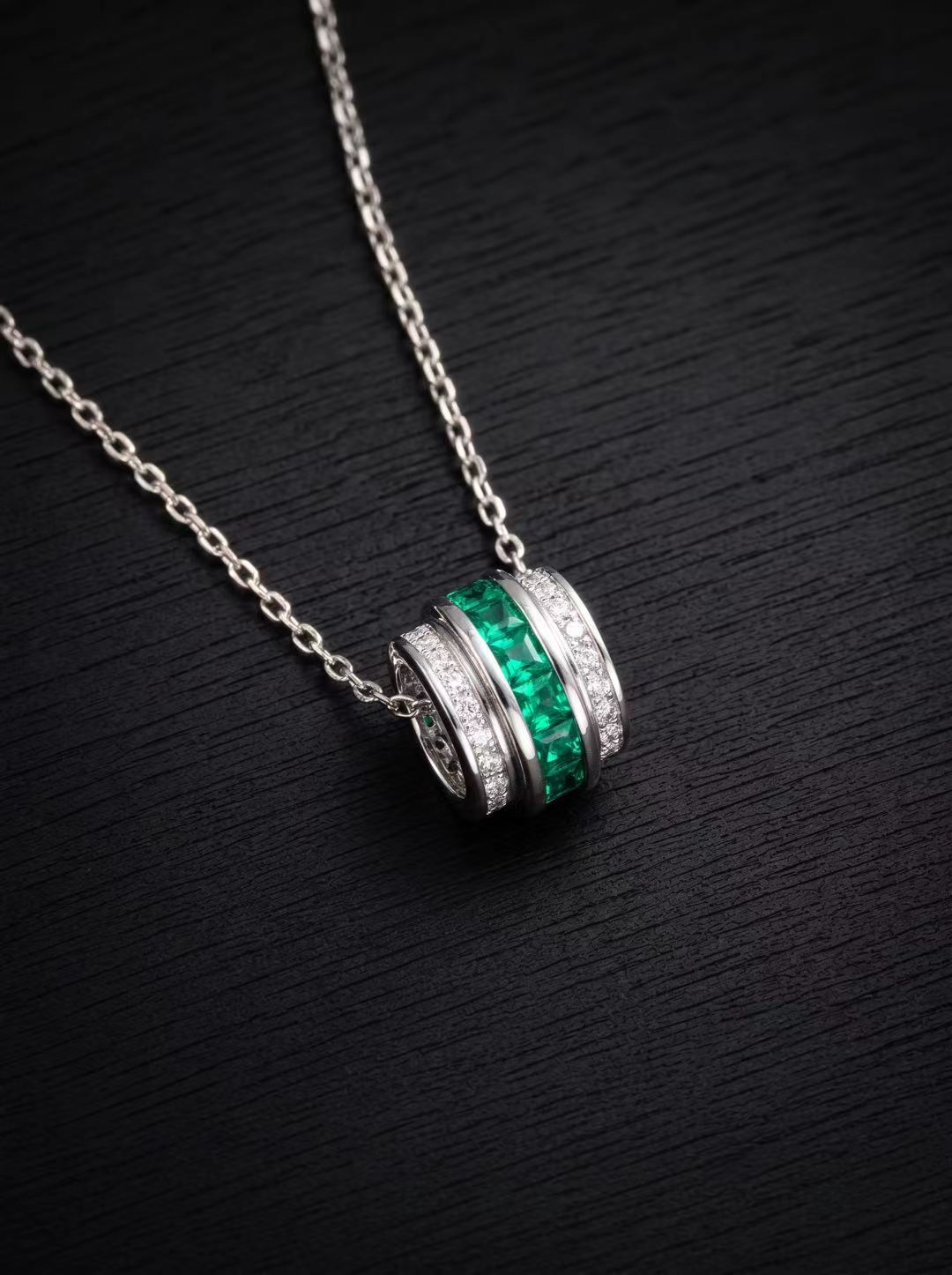 Emerald- Princess Brilliant Cut Rotatable Necklace-Destiny Spin