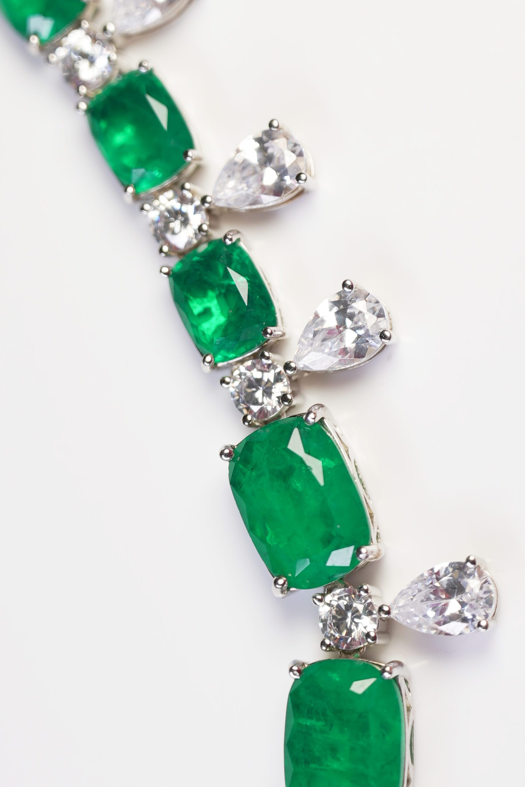 Verdant Oasis Emerald Necklace
