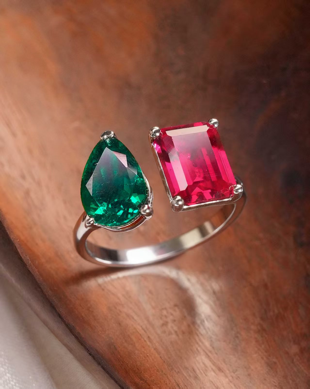Adjustable Ring Set with Emerald and Ruby