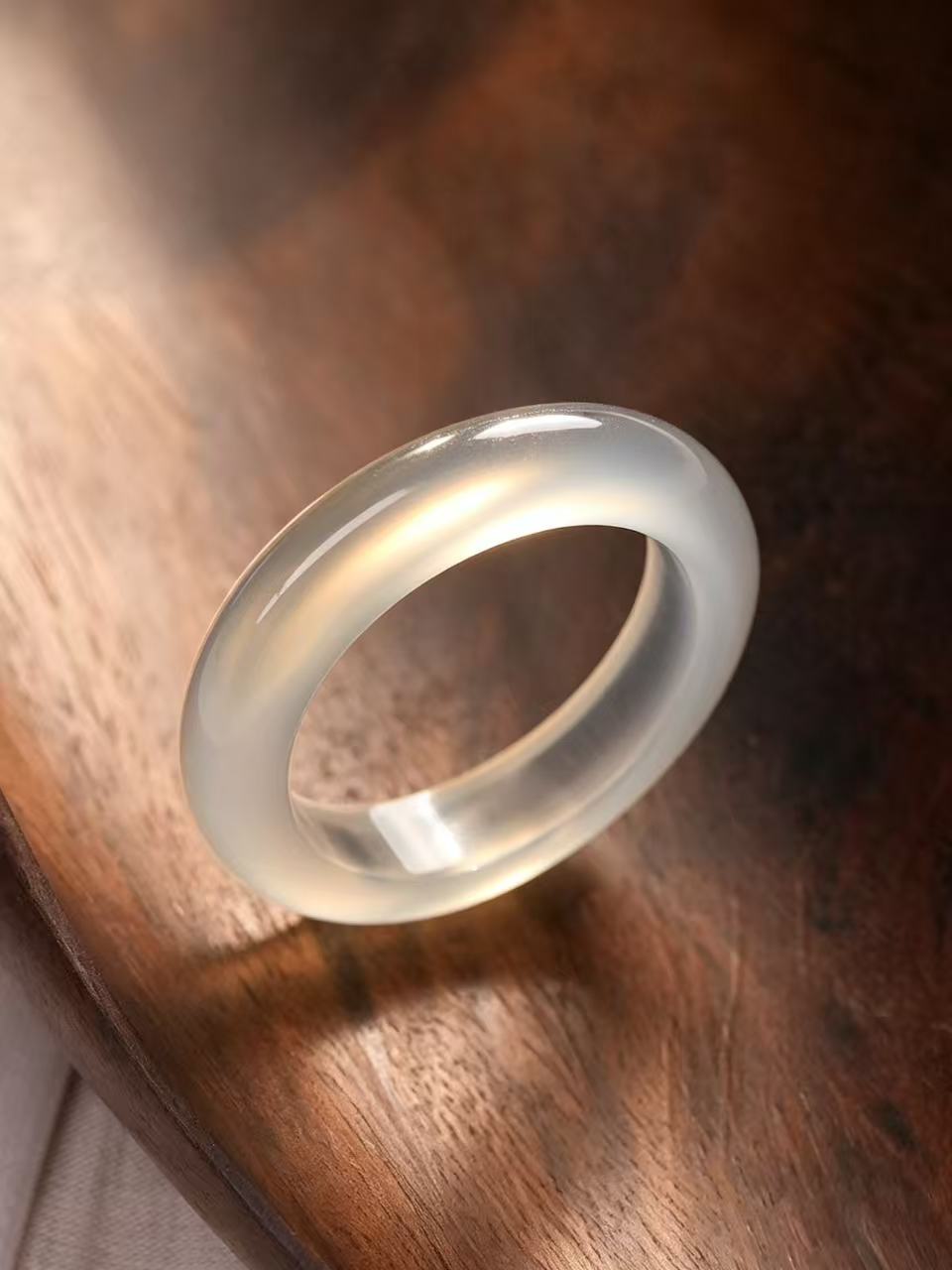 360-Degree Cabochon Agate Ring