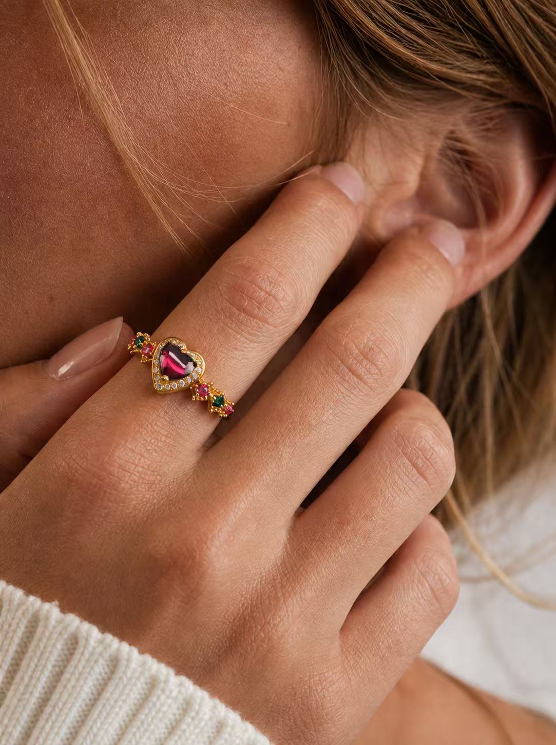 Garnet-Cabochon Ring-Gilded Heart