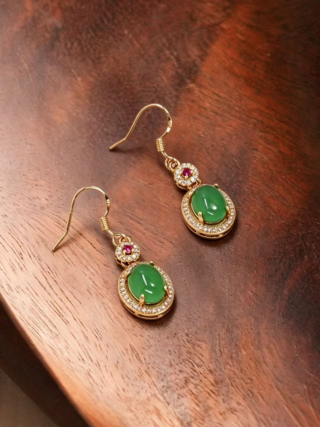 Chalcedony Earring - Jade Melody