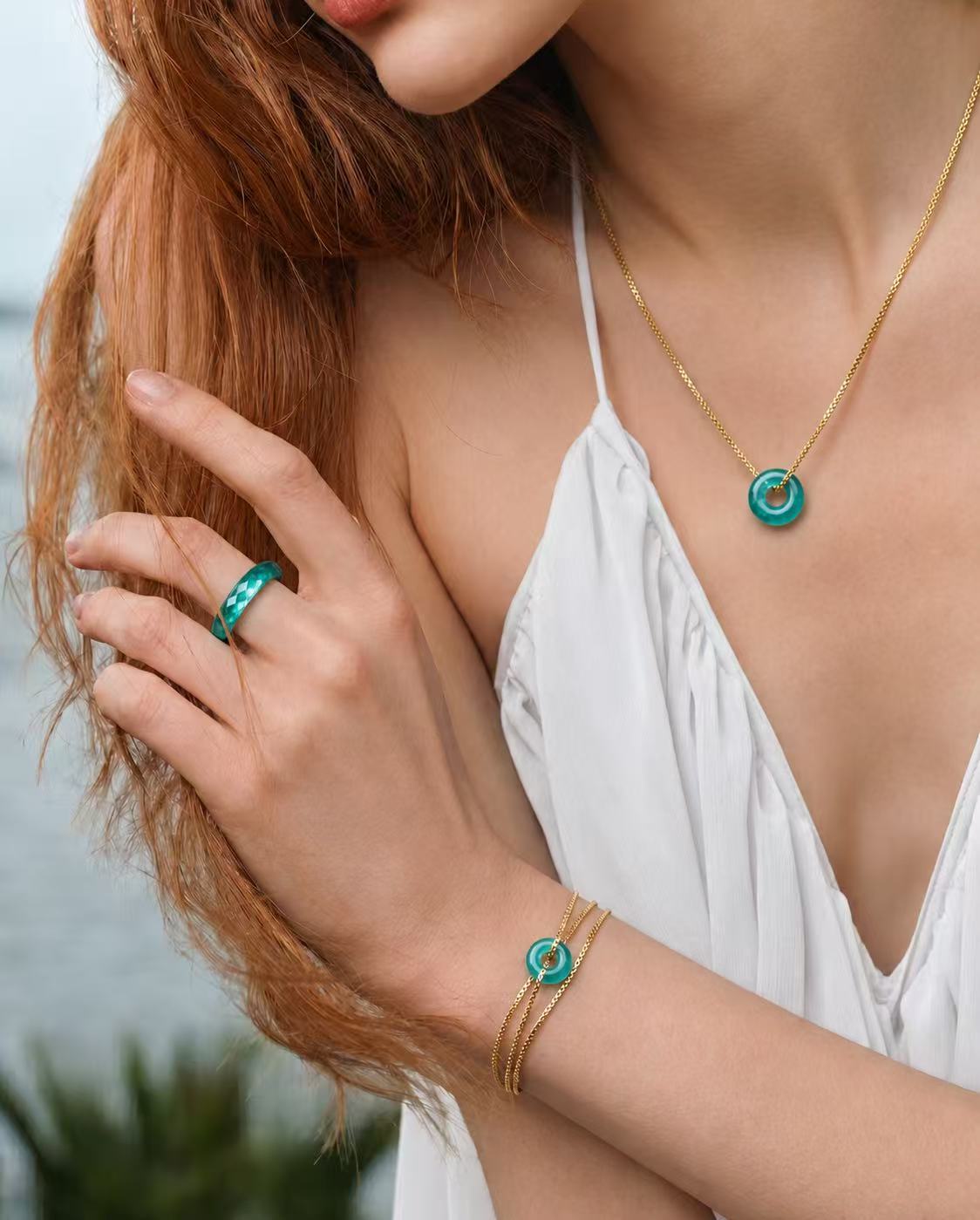 Paraíba-360-Degree Faceted Ring