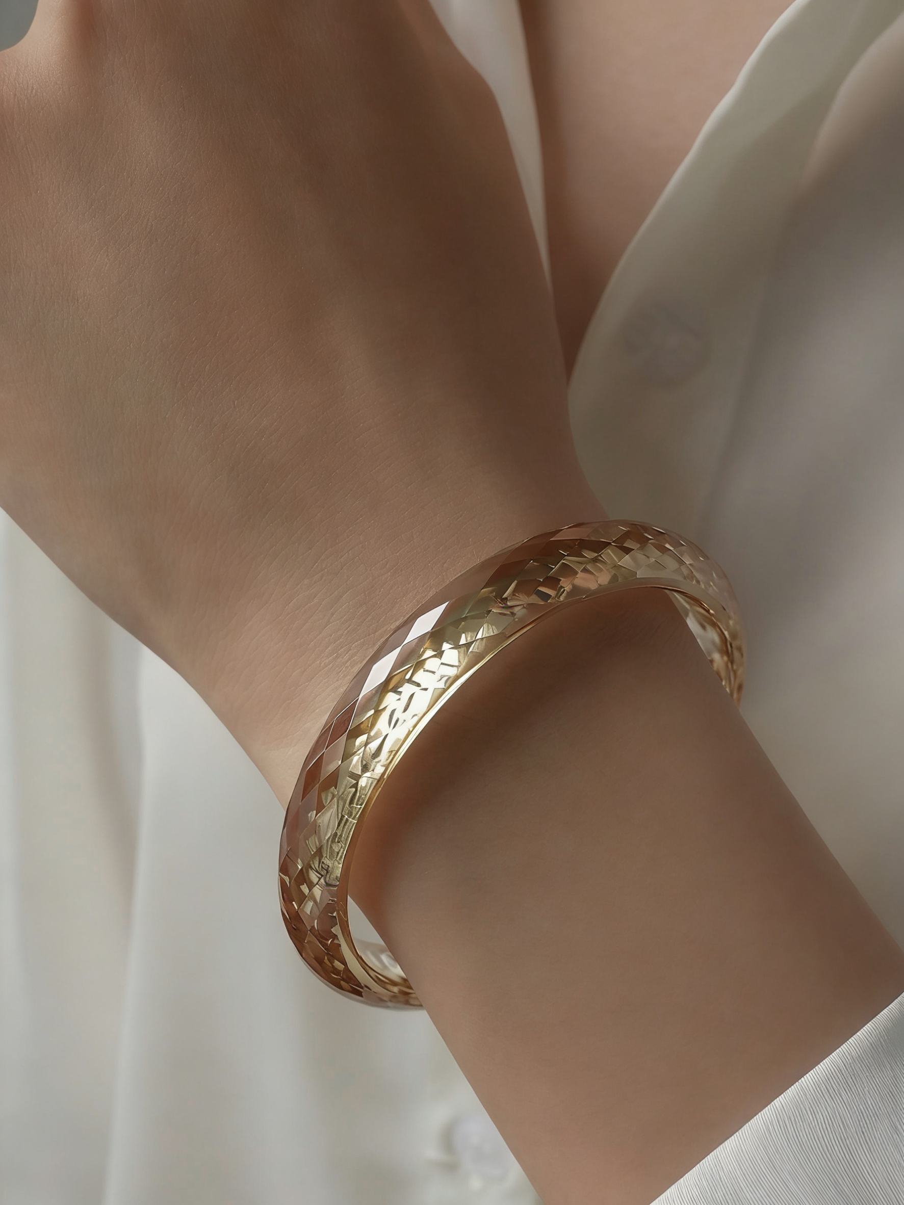 360-Degree Faceted Moissanite Bangle - Embera Weave