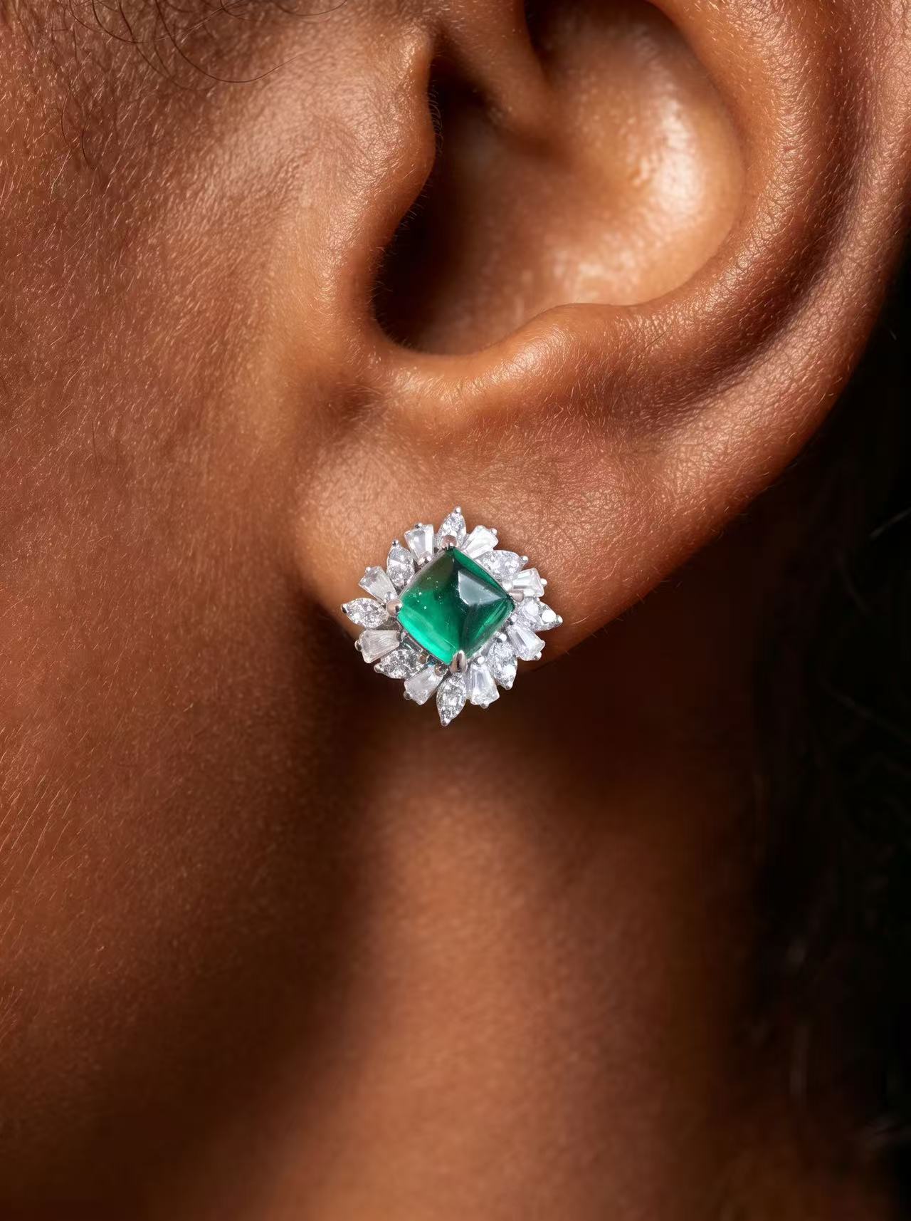 Sugarloaf Brilliant Cut Emerald Earring - Gleaming Vine