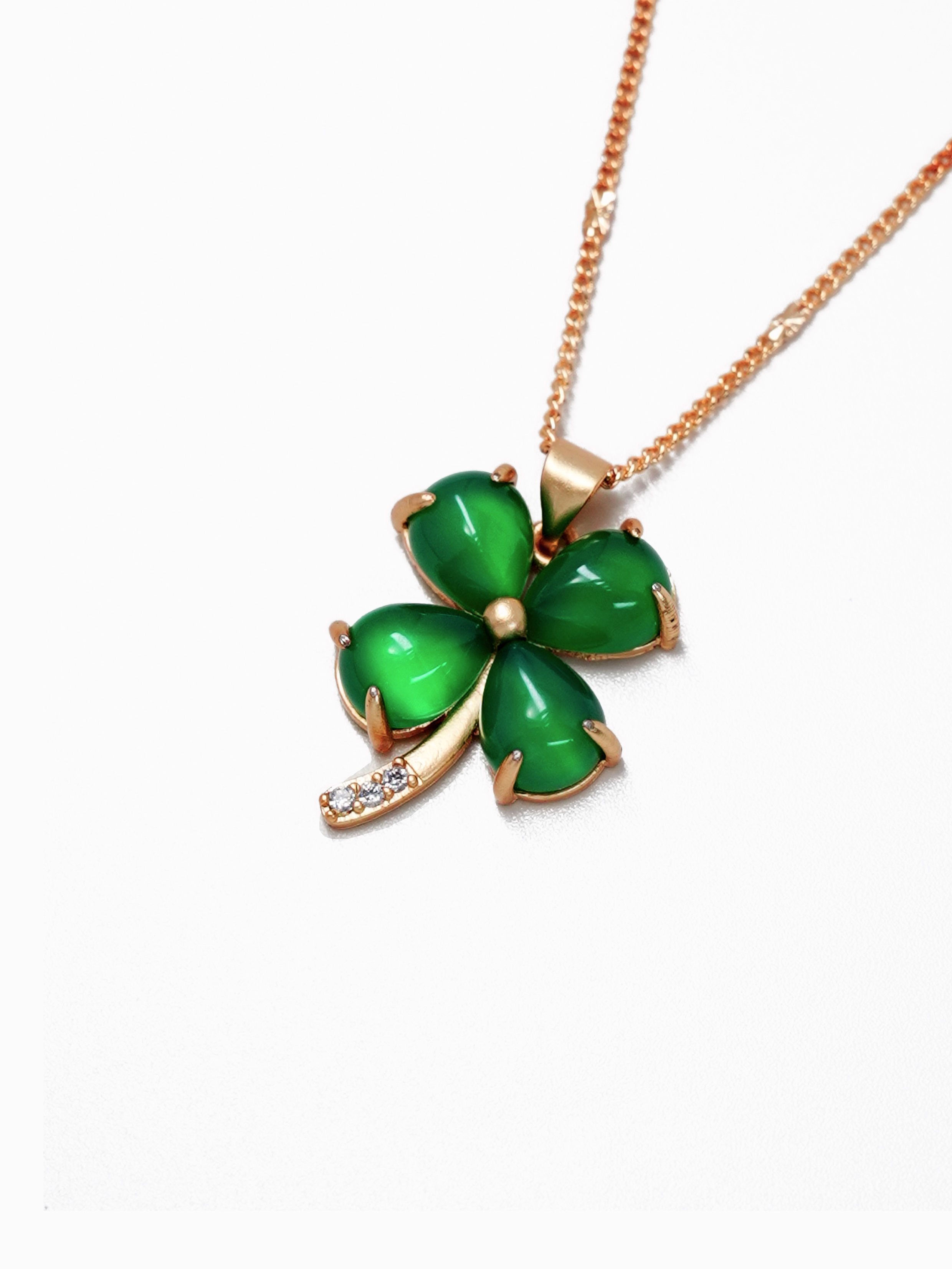 Clover Radiance - Chalcedony