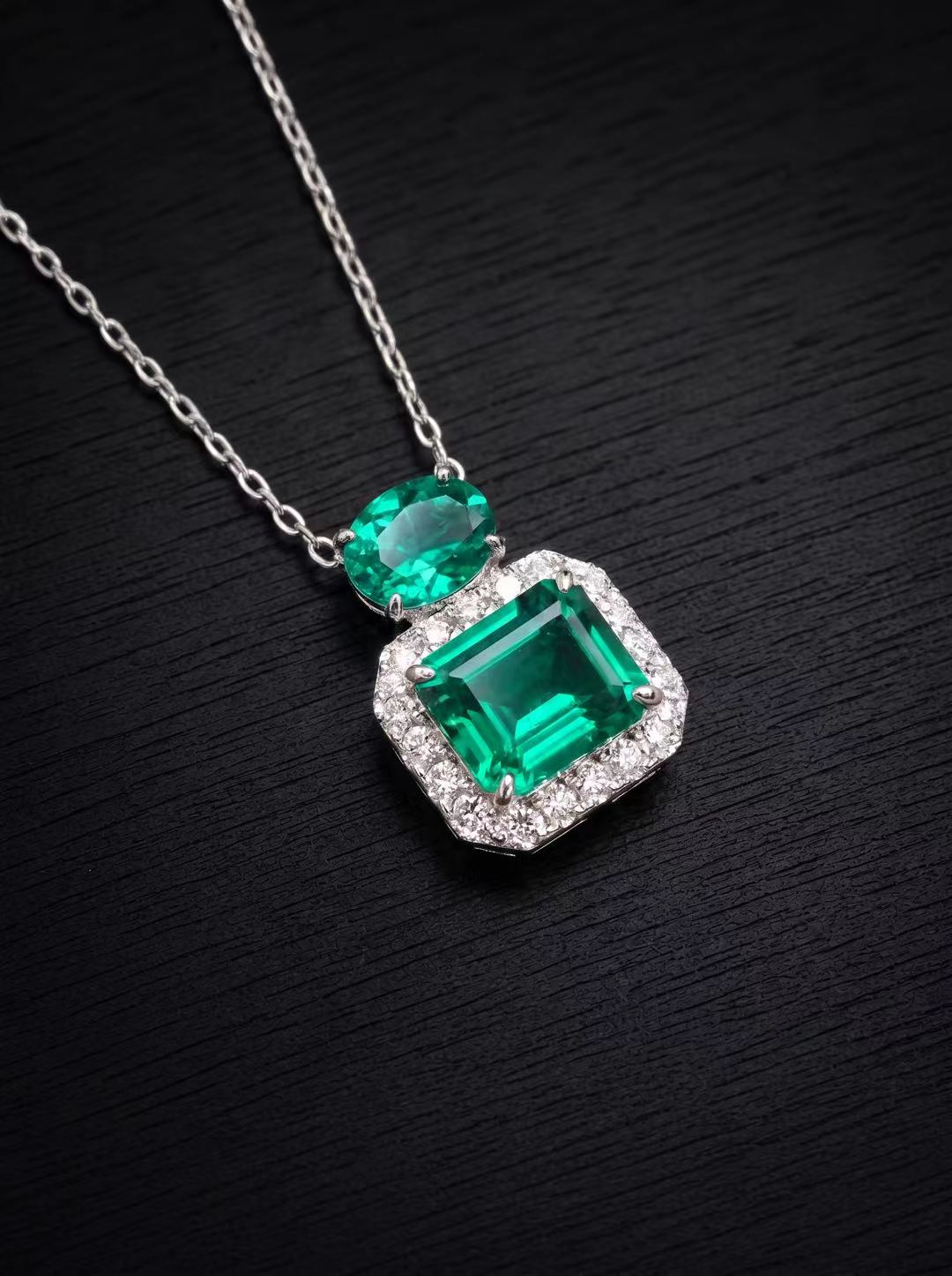Emerald-Emerald Brilliant Cut Necklace-Green Gleam