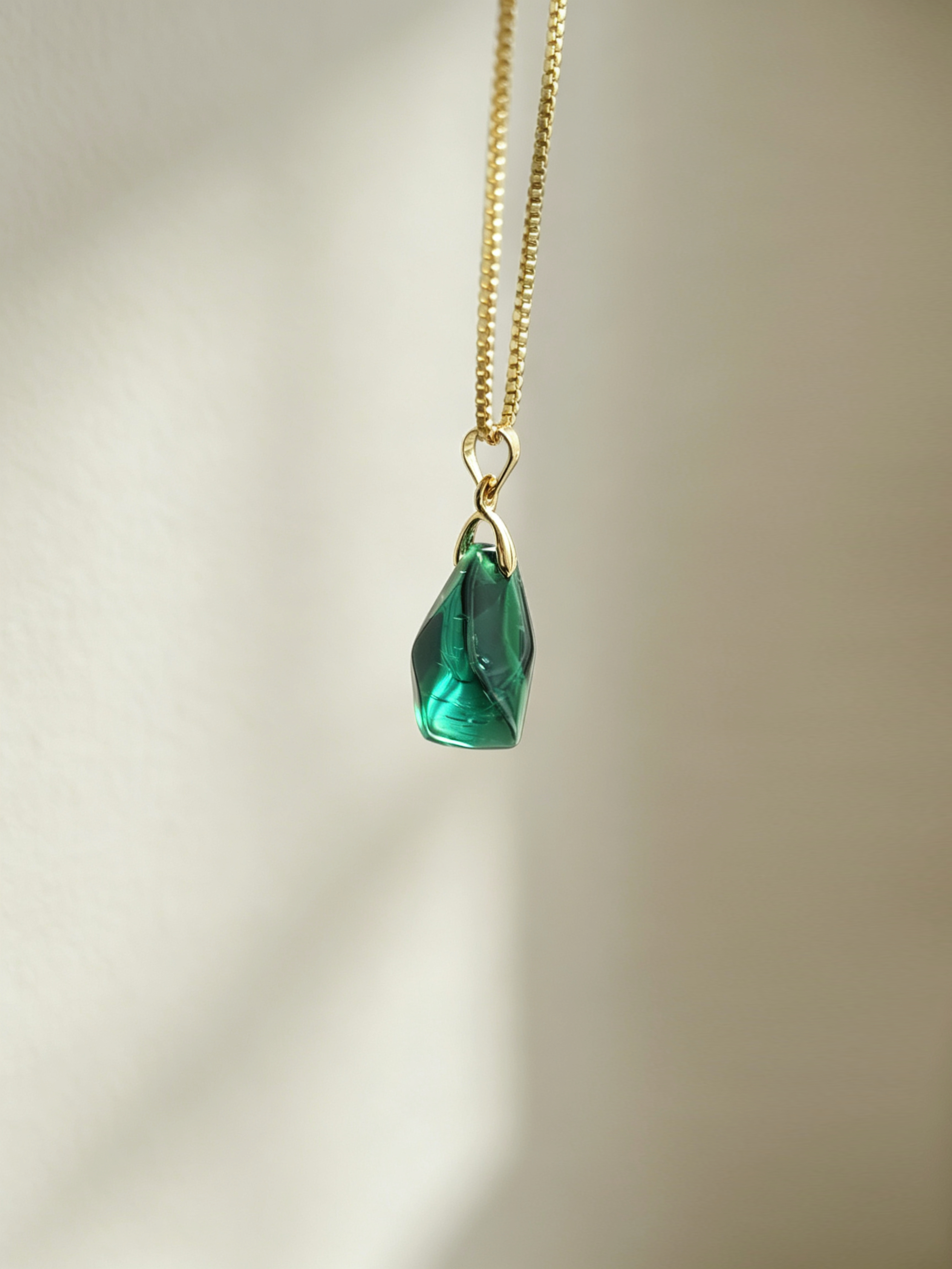 Free‑Form Faceted Cut Emerald Necklace - Verdant Ember