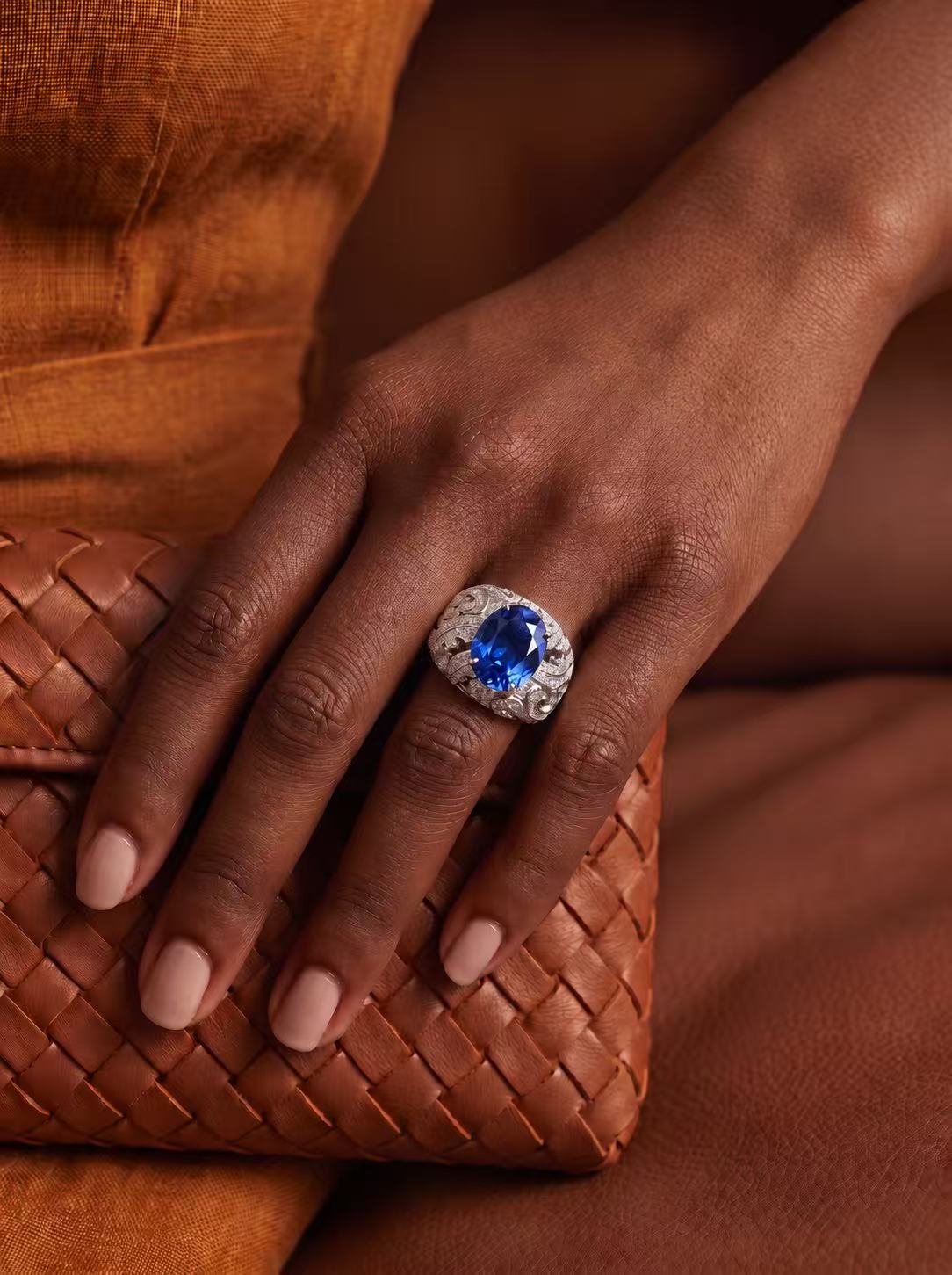 Oval Brilliant Cut Ruby/Sapphire Ring - Gilded Labyrinth