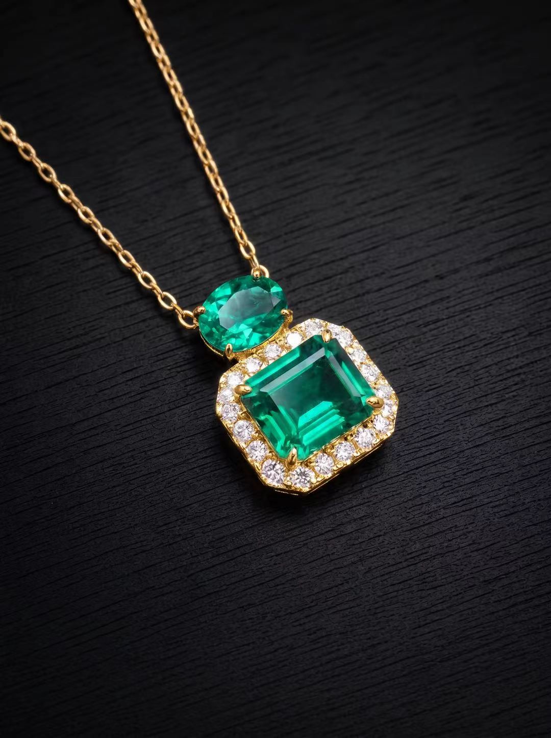 Emerald-Emerald Brilliant Cut Necklace-Green Gleam