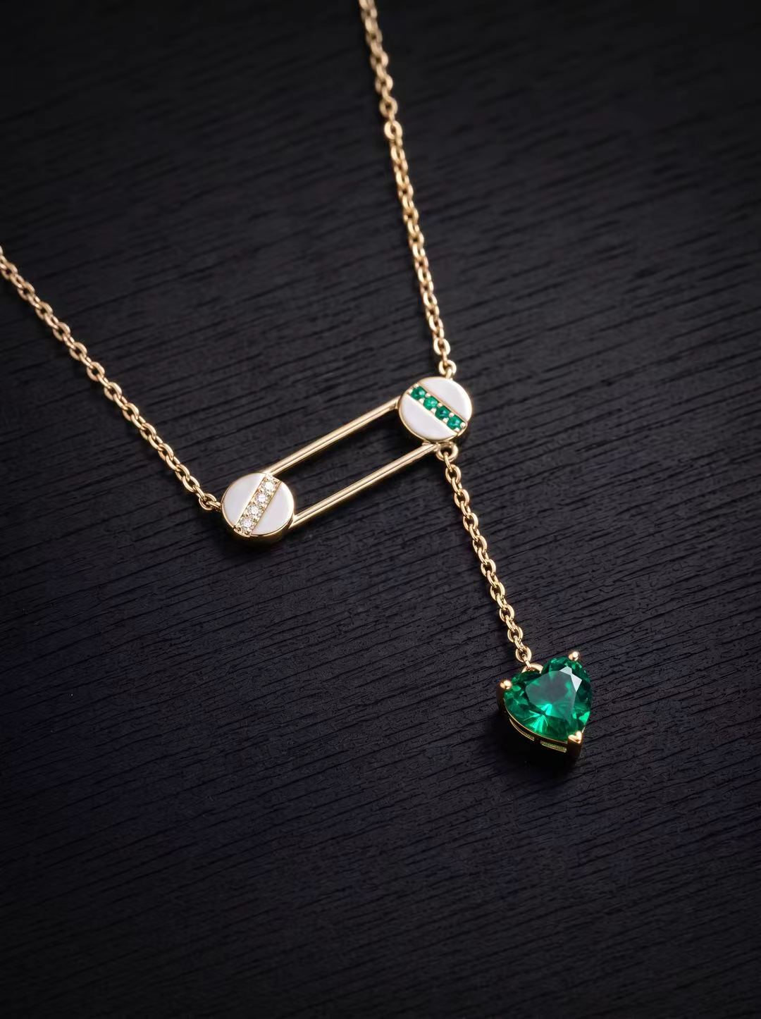 Emerald-Heart Brilliant Cut Necklace-Pin & Heart