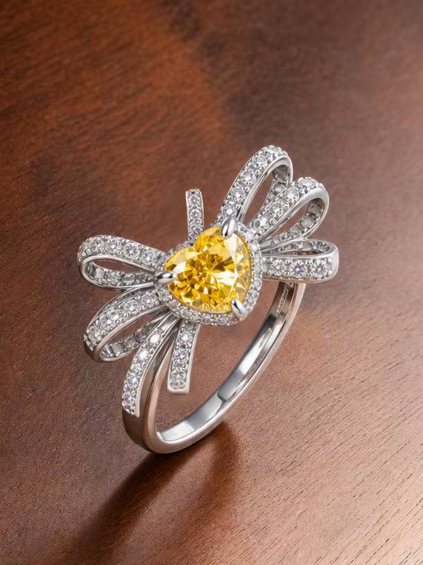 Heart Brilliant Cut Cubic Zirconia Ring - Golden Bloom