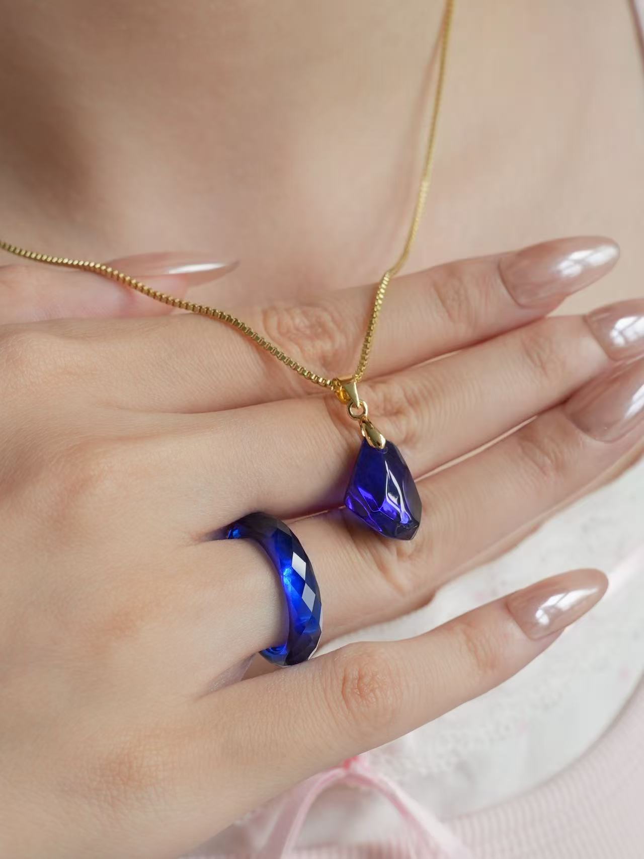 Free‑Form Faceted Cut Sapphire Necklace - Midnight Haze