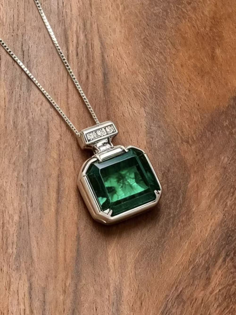 Emerald Brilliant Cut Emerald Necklace - Scented Radiant