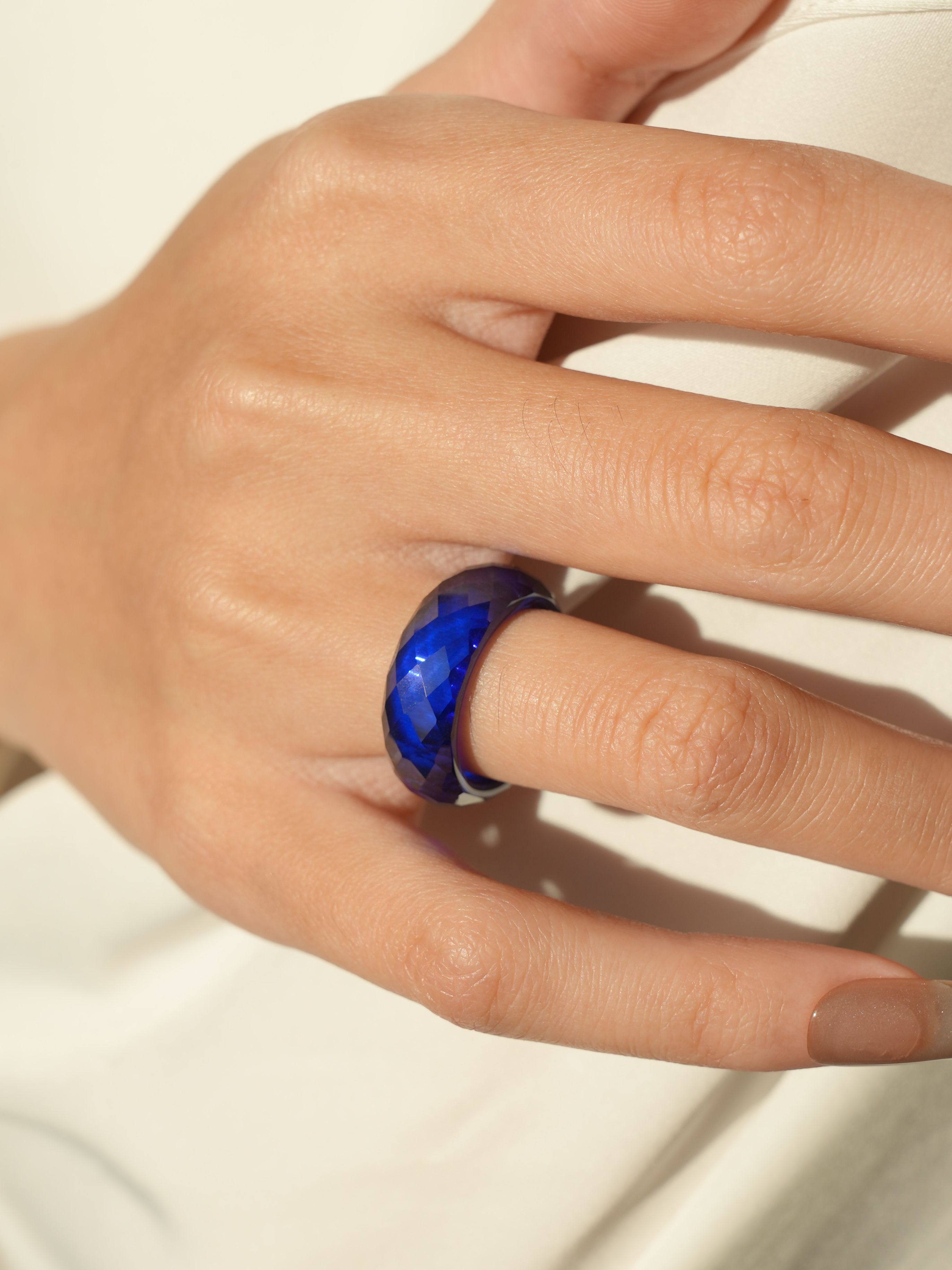 360-Degree Thick-Cut Royal Blue Sapphire Ring