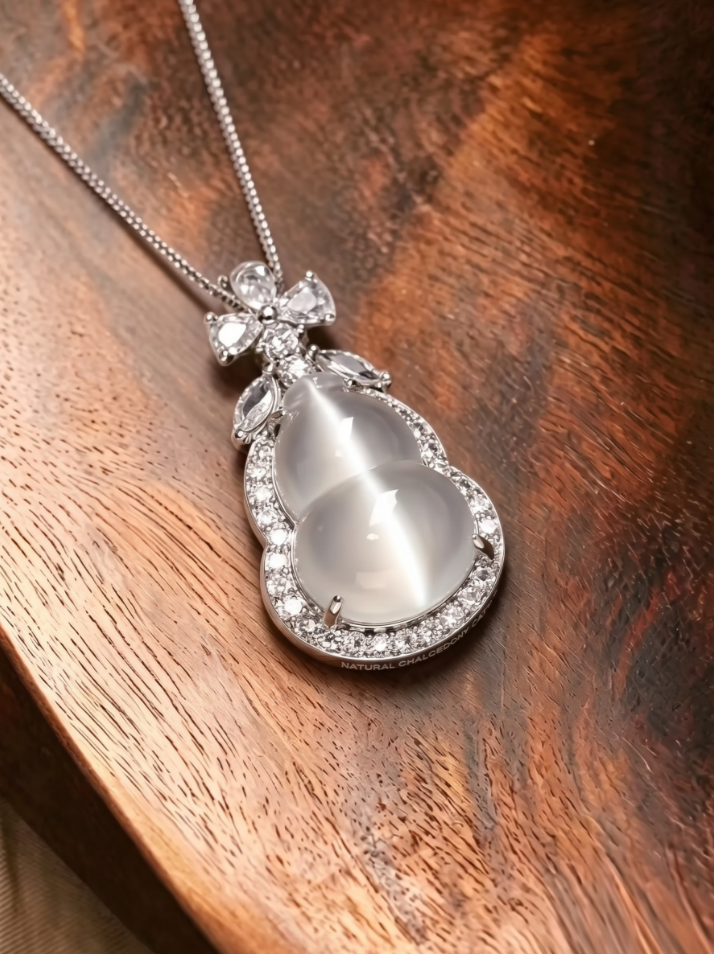 Agate Necklace - Frosty Luster and Crystal Amber