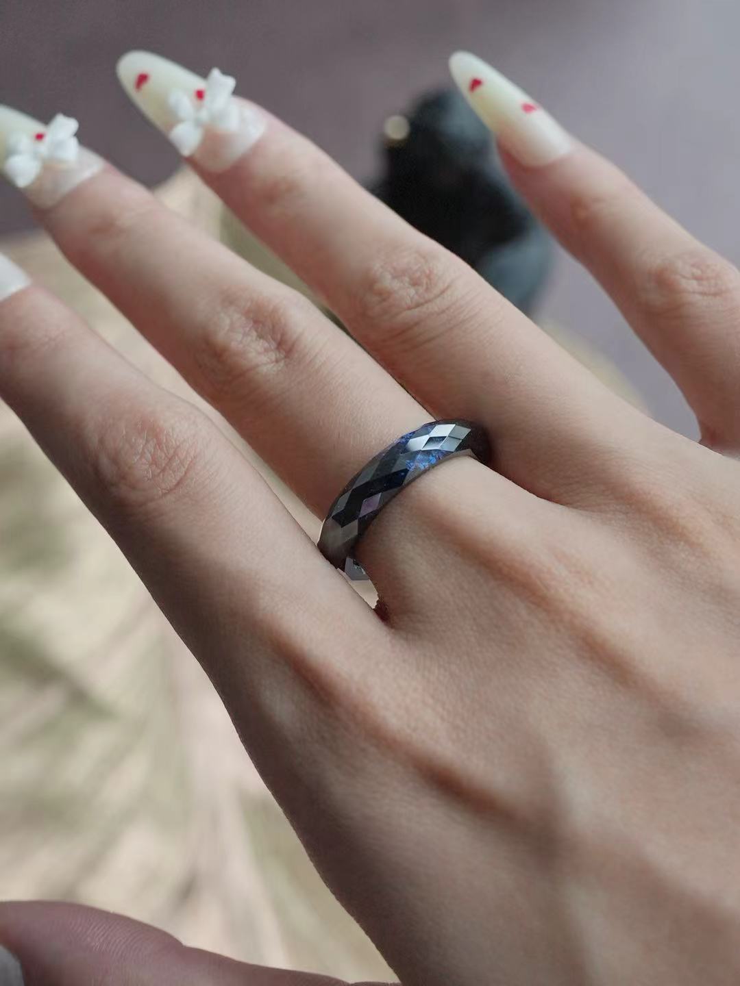 360-Degree Faceted Moissanite Ring - Starry Blue