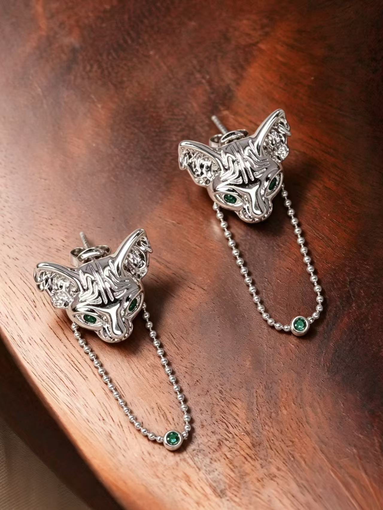 Emerald  Earring - Sphynx