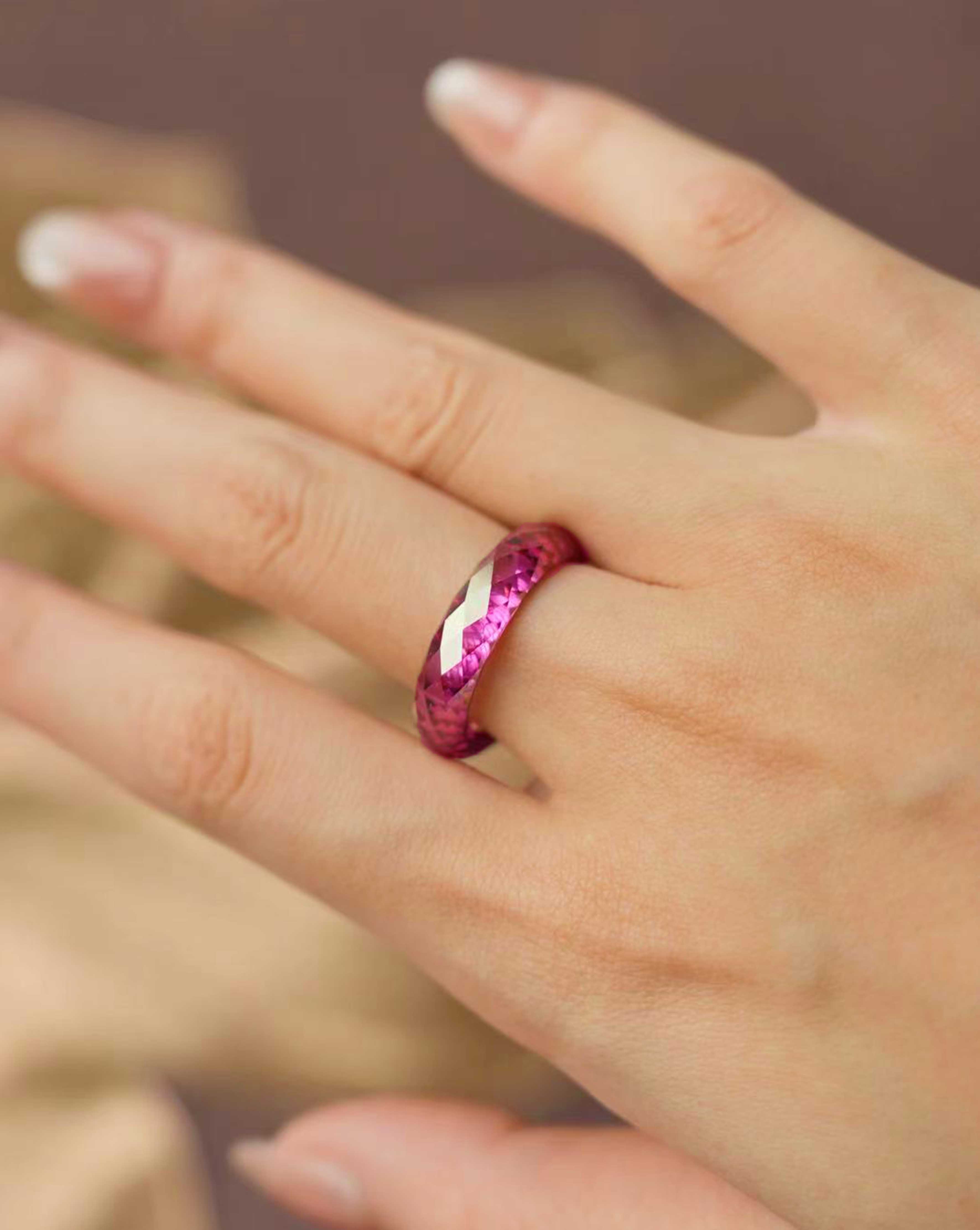360-Degree Faceted Moissanite Ring - Rose Pink
