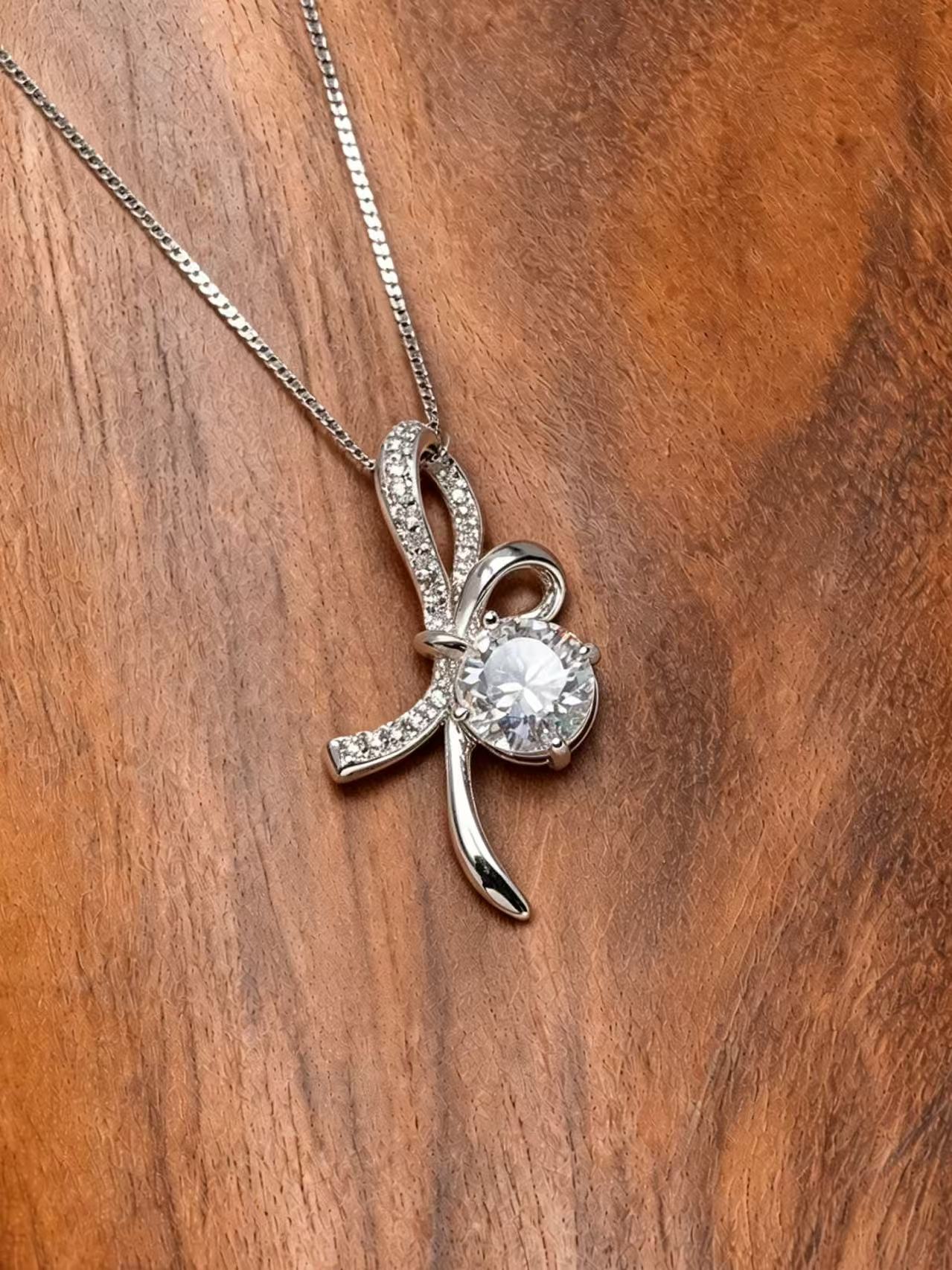 Round Brilliant Cut Moissanite Necklace - Melody Spark 
