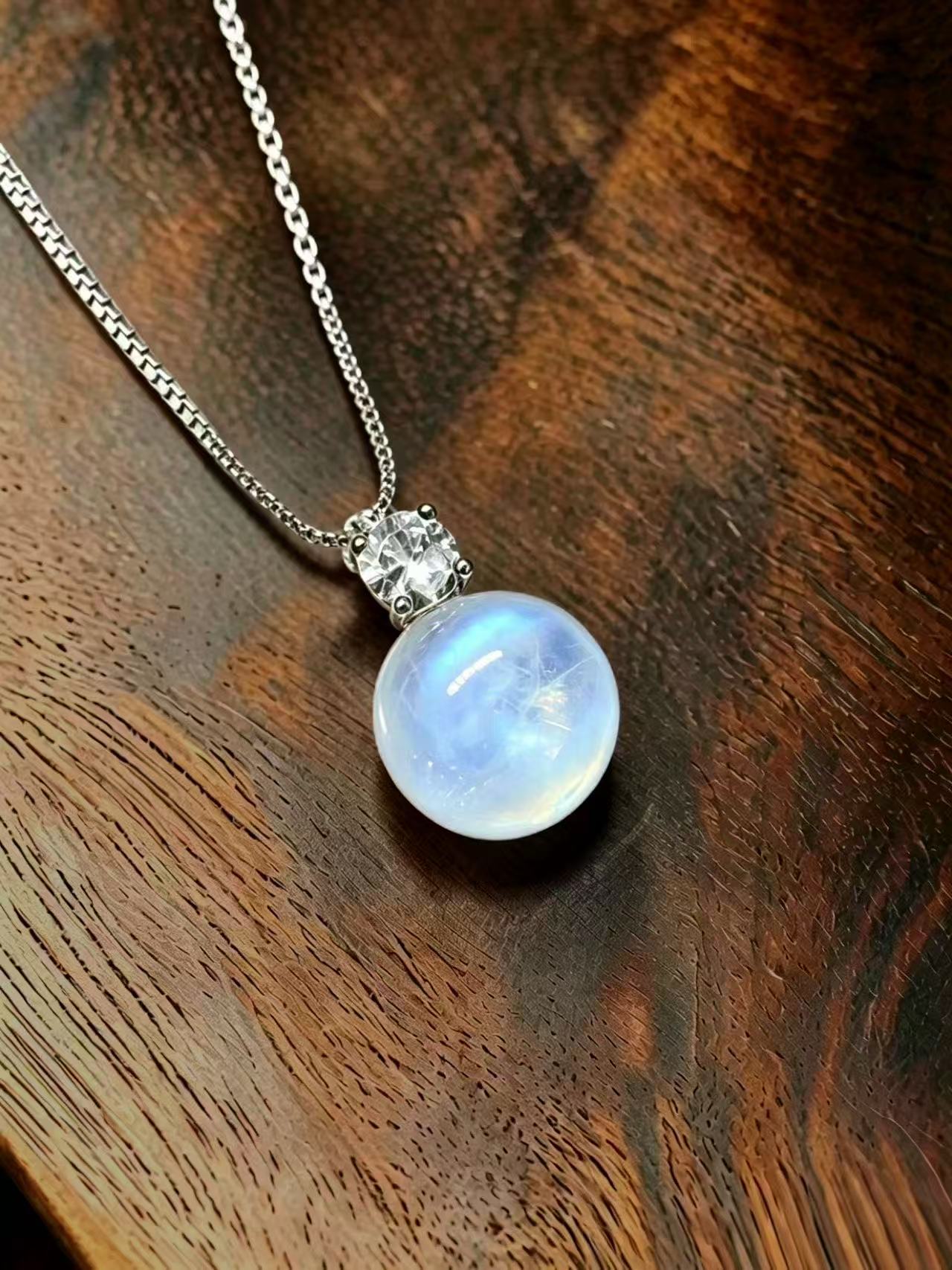 Moonlight Love - Moonstone 
