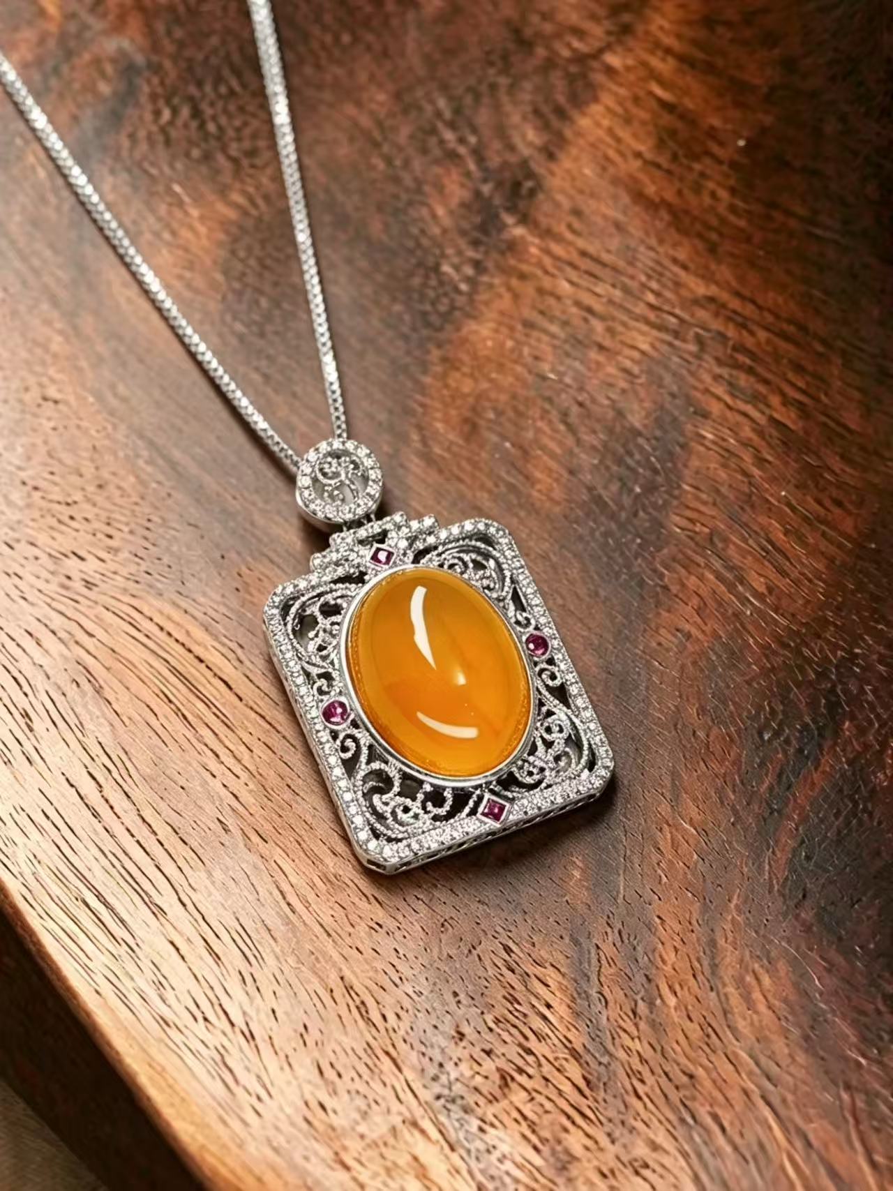 Chalcedony Necklace - Solar Jewel