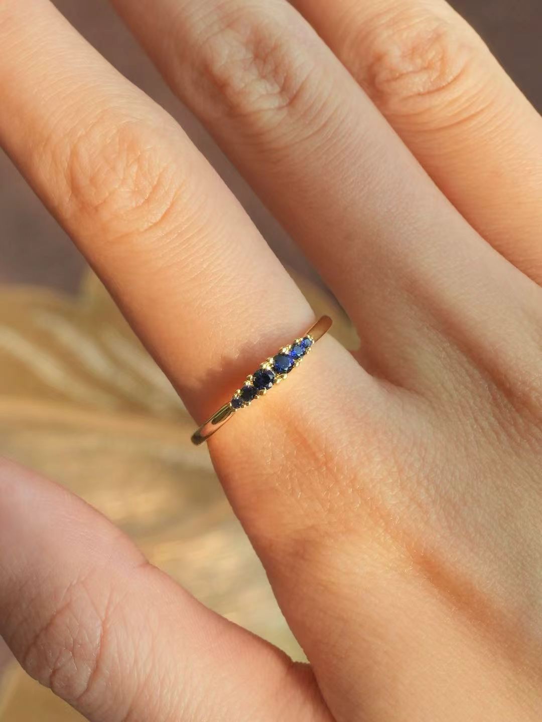 Round Brilliant Cut Sapphire Ring - Delicate Sapphire