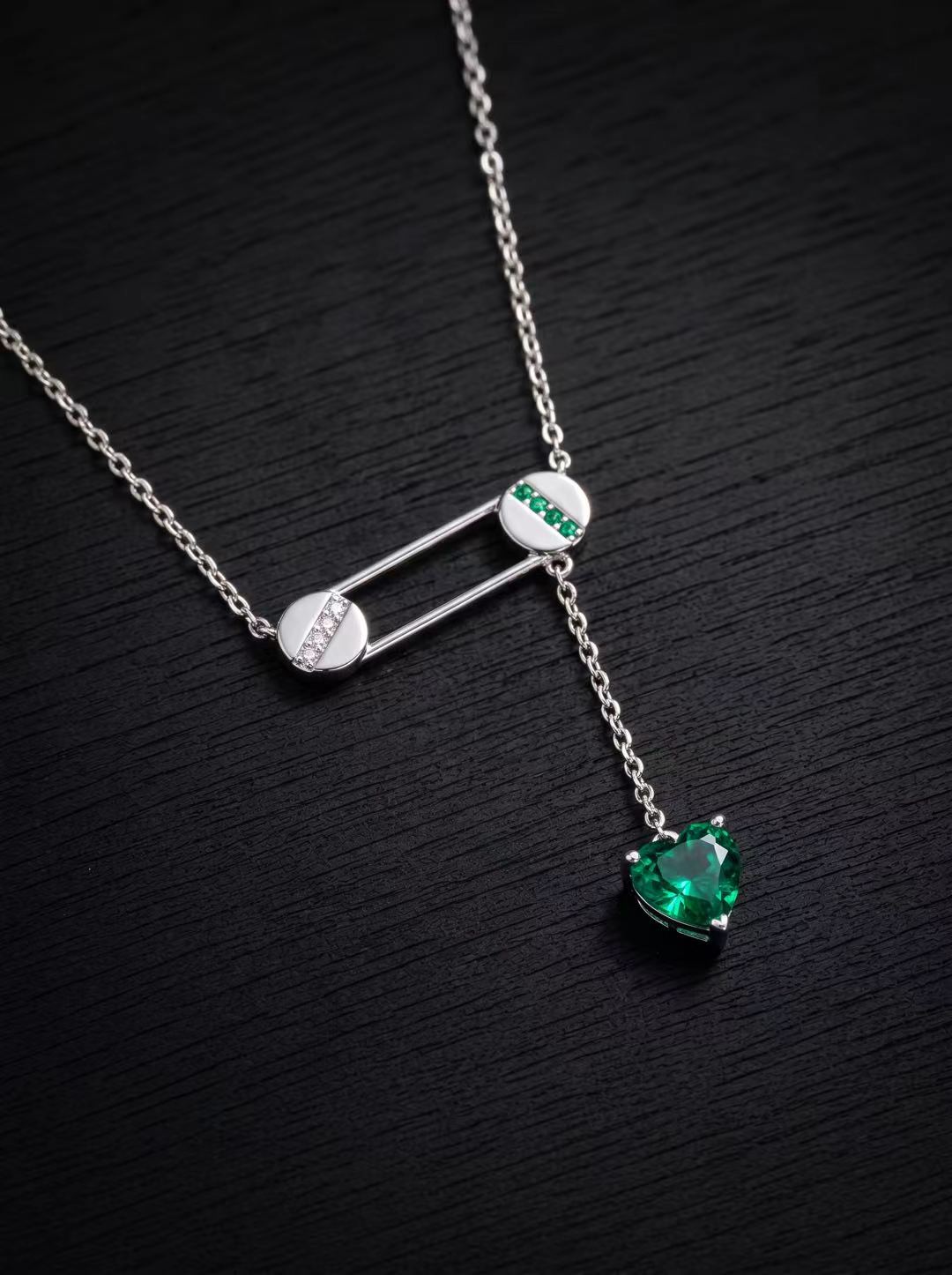 Emerald-Heart Brilliant Cut Necklace-Pin & Heart