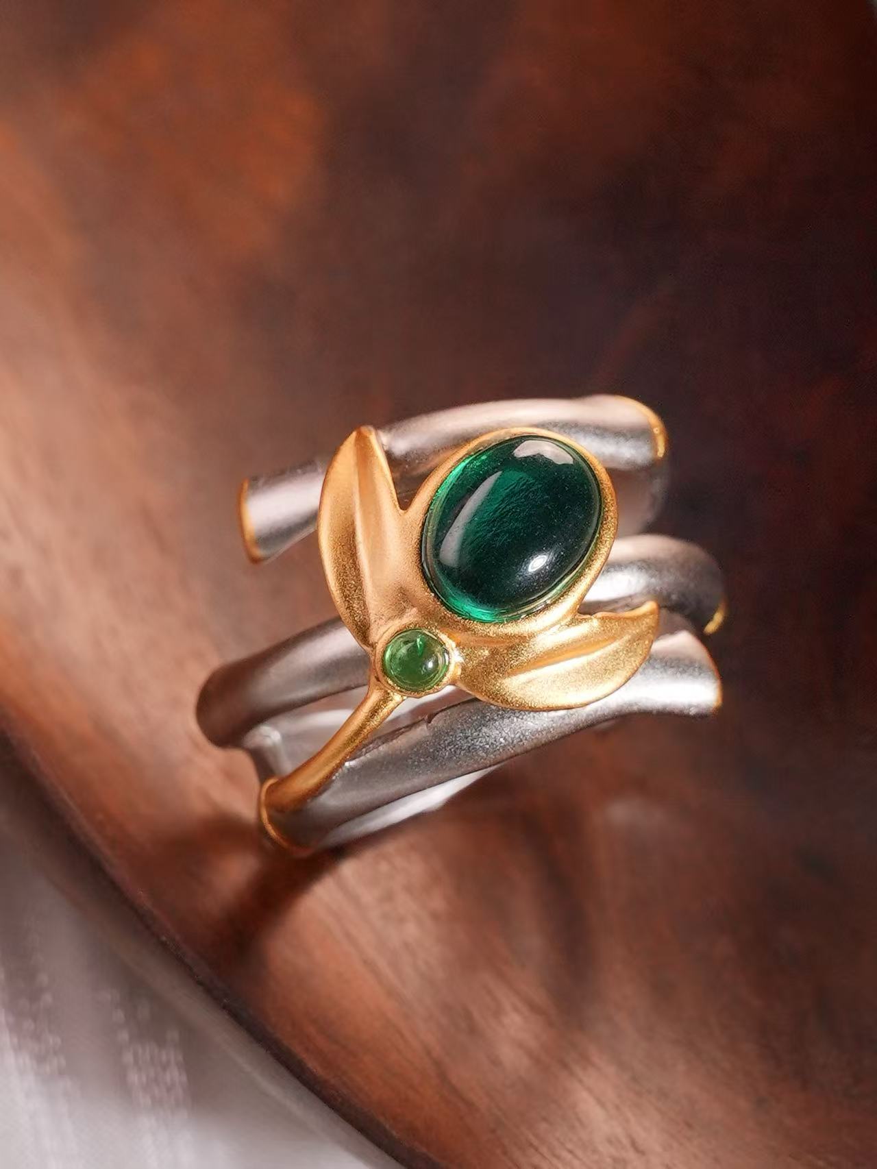 Cabochon Cut Emerald Ring - Golden Bamboo 