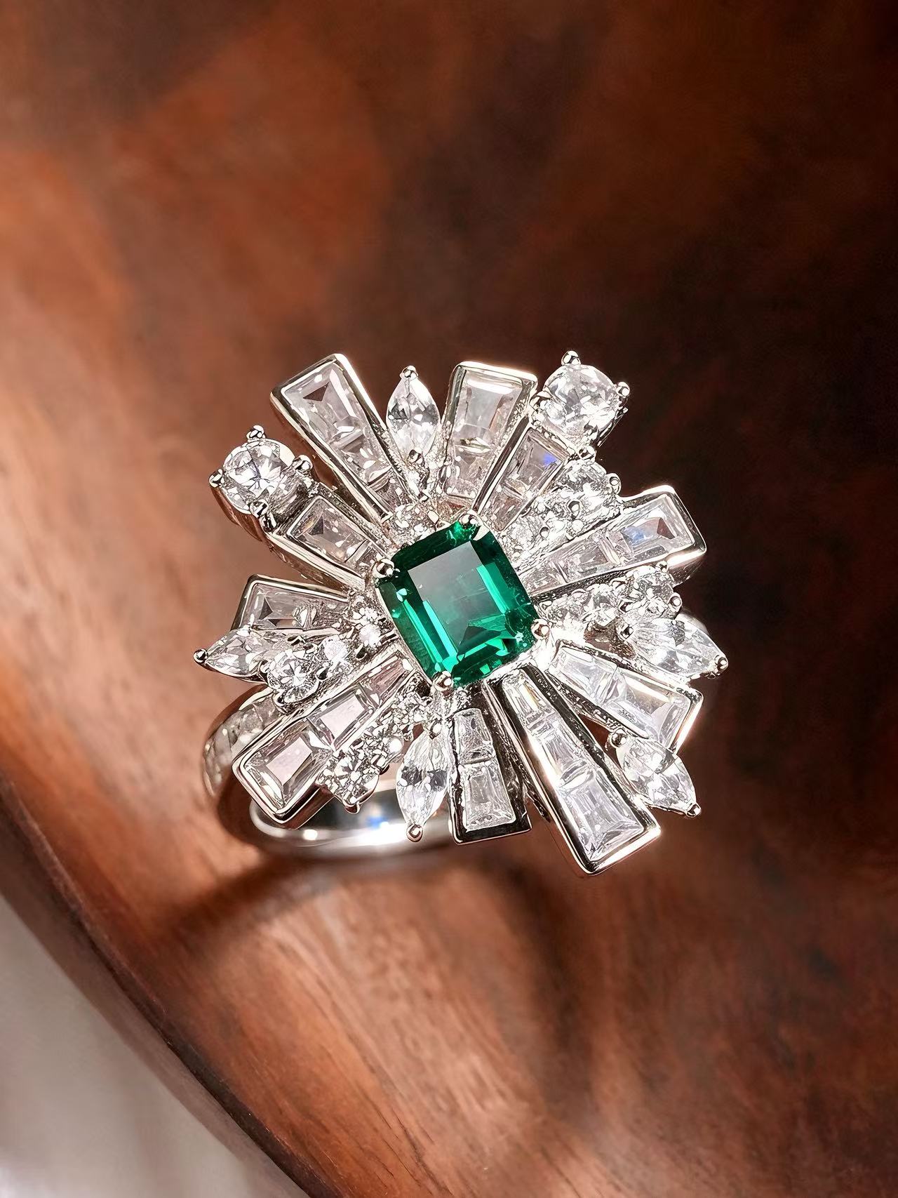 Emerald Brilliant Cut Emerald Ring - Green Glow Star Shine