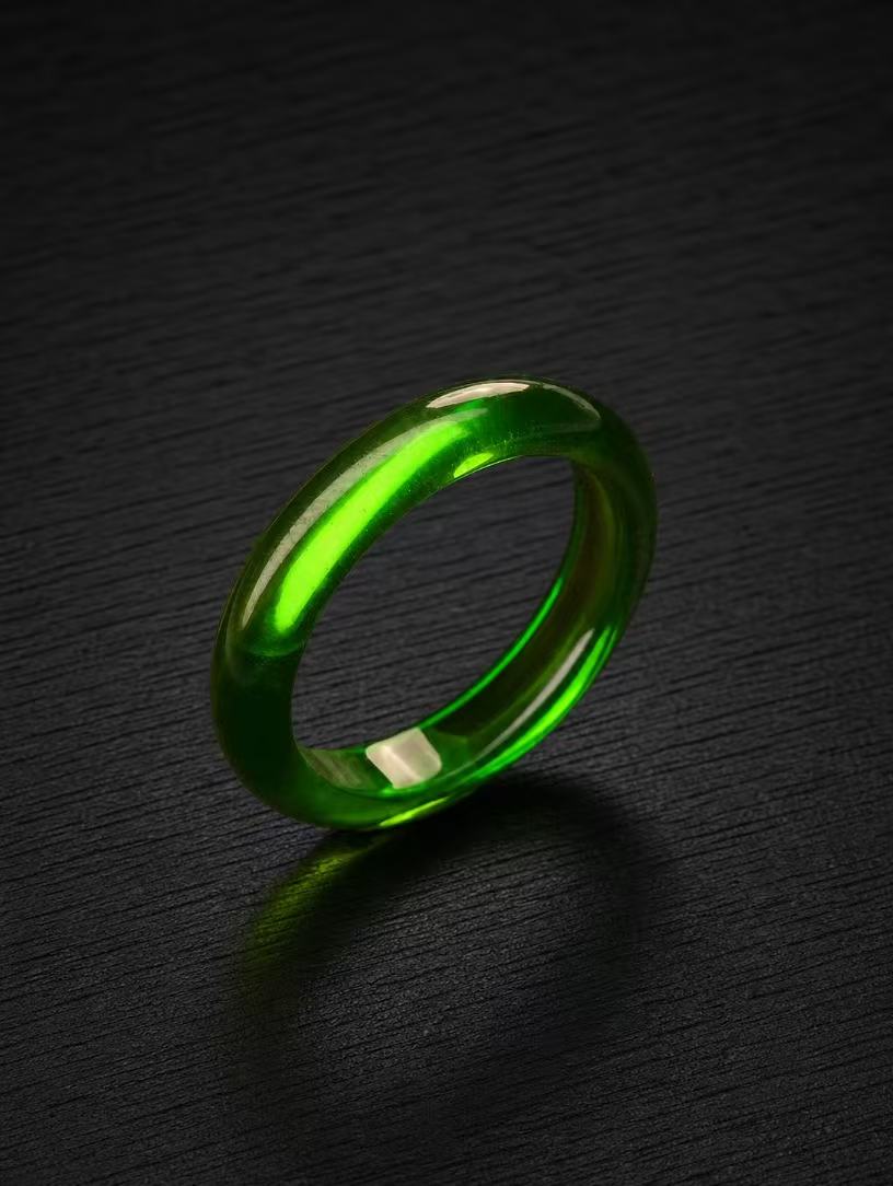 Tsavorite-360-Degree Cabochon Ring