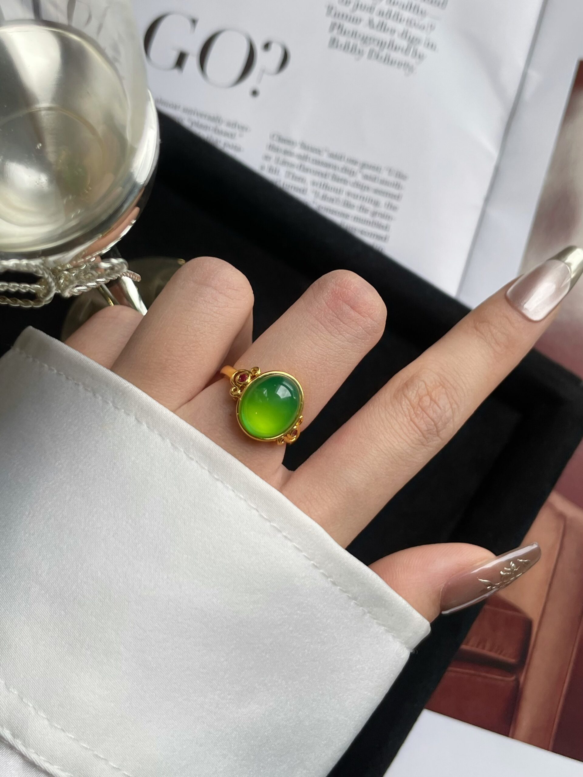 hued Rhyme with Condensed Light