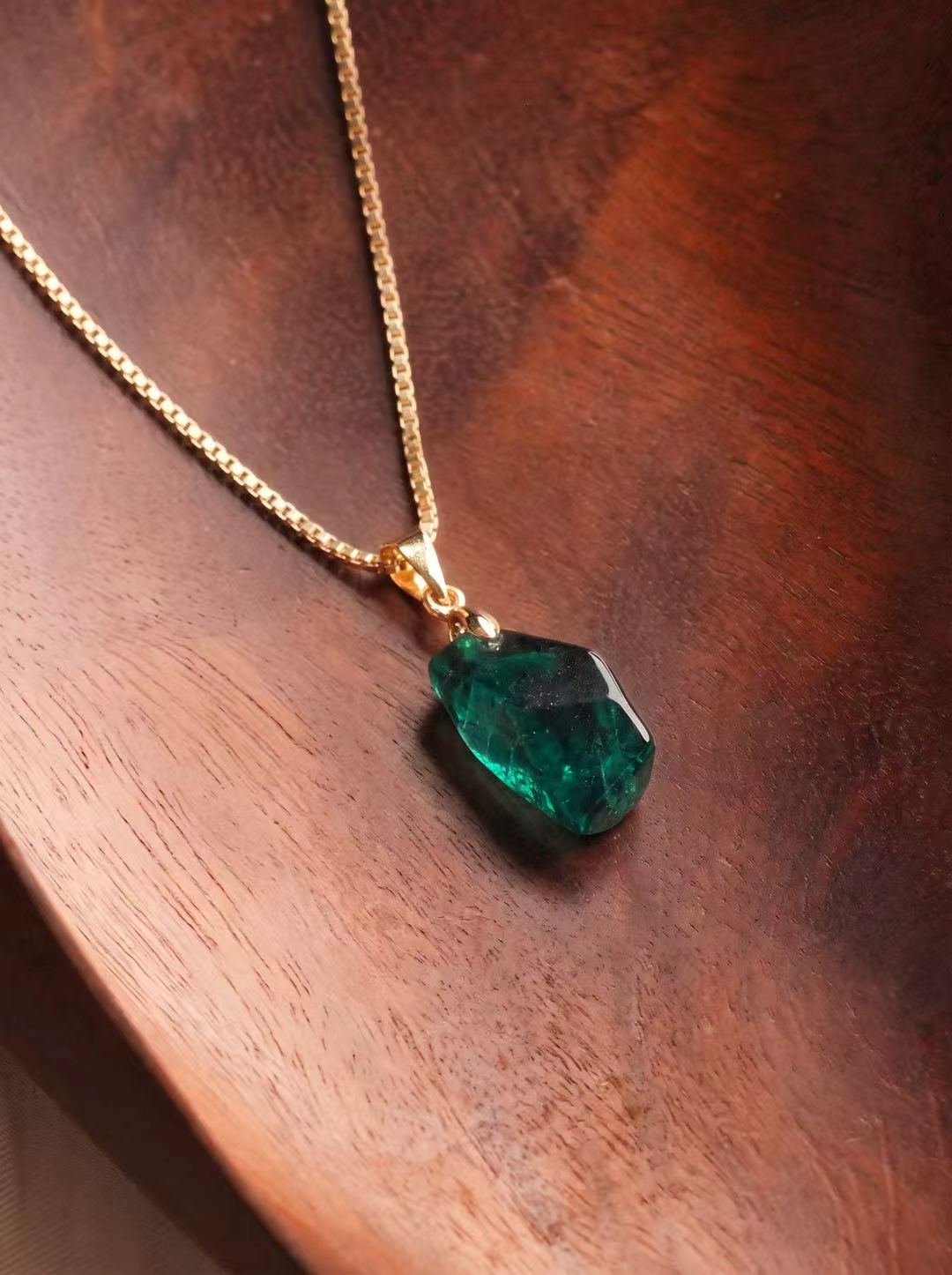 Free‑Form Faceted Cut Emerald Necklace - Verdant Ember