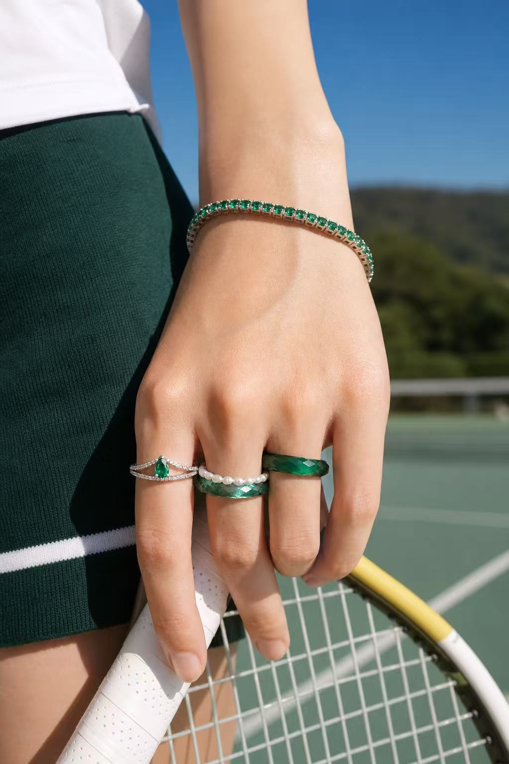 Round Brilliant Cut Emerald Bracelet - Starry Ring