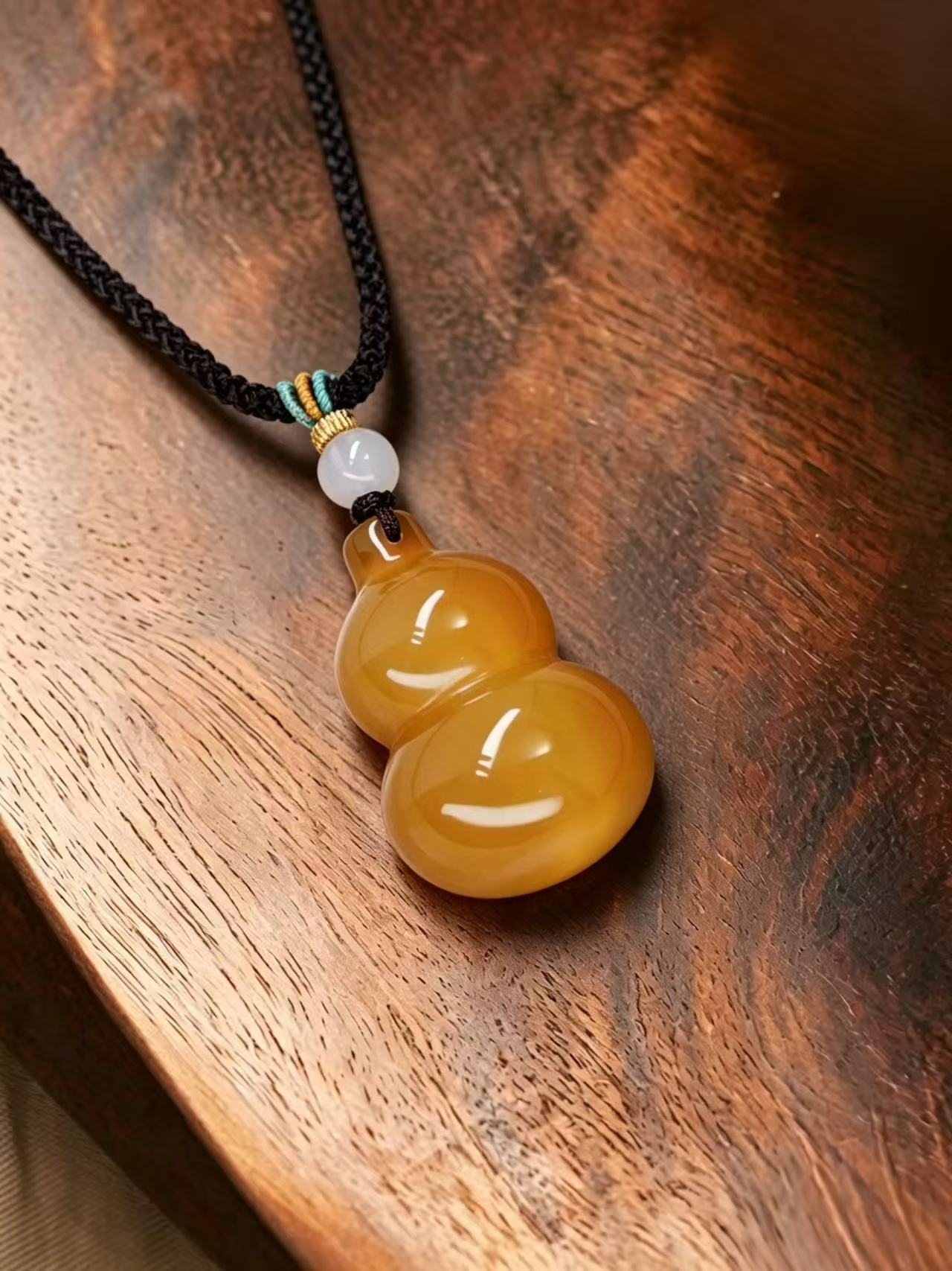 Chalcedony Necklace - Fortune Gourd