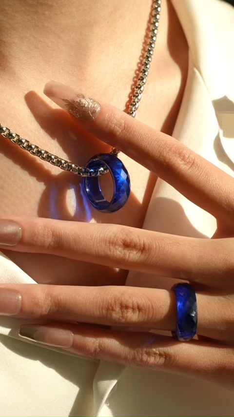 360-Degree Thick-Cut Royal Blue Sapphire Ring