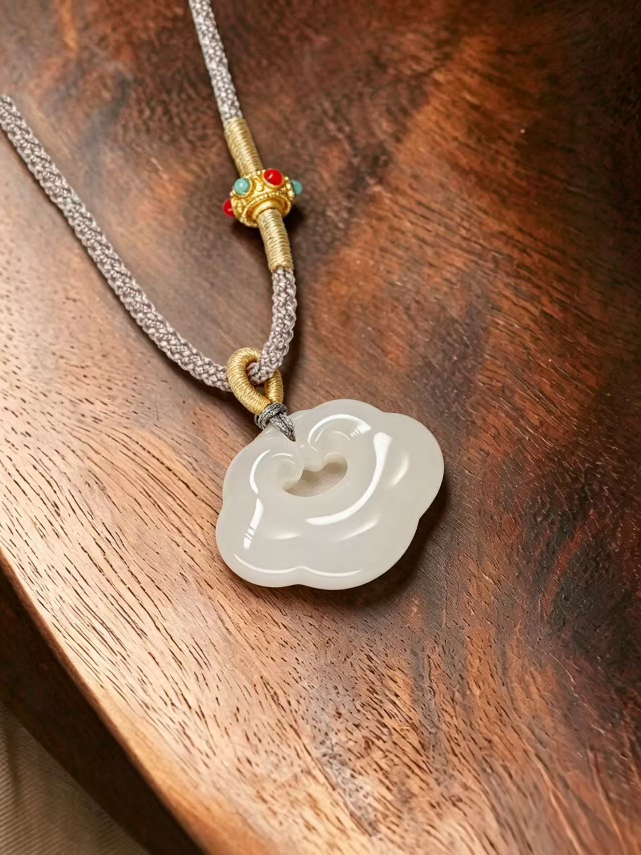Chalcedony Necklace - Blessed Cloud 