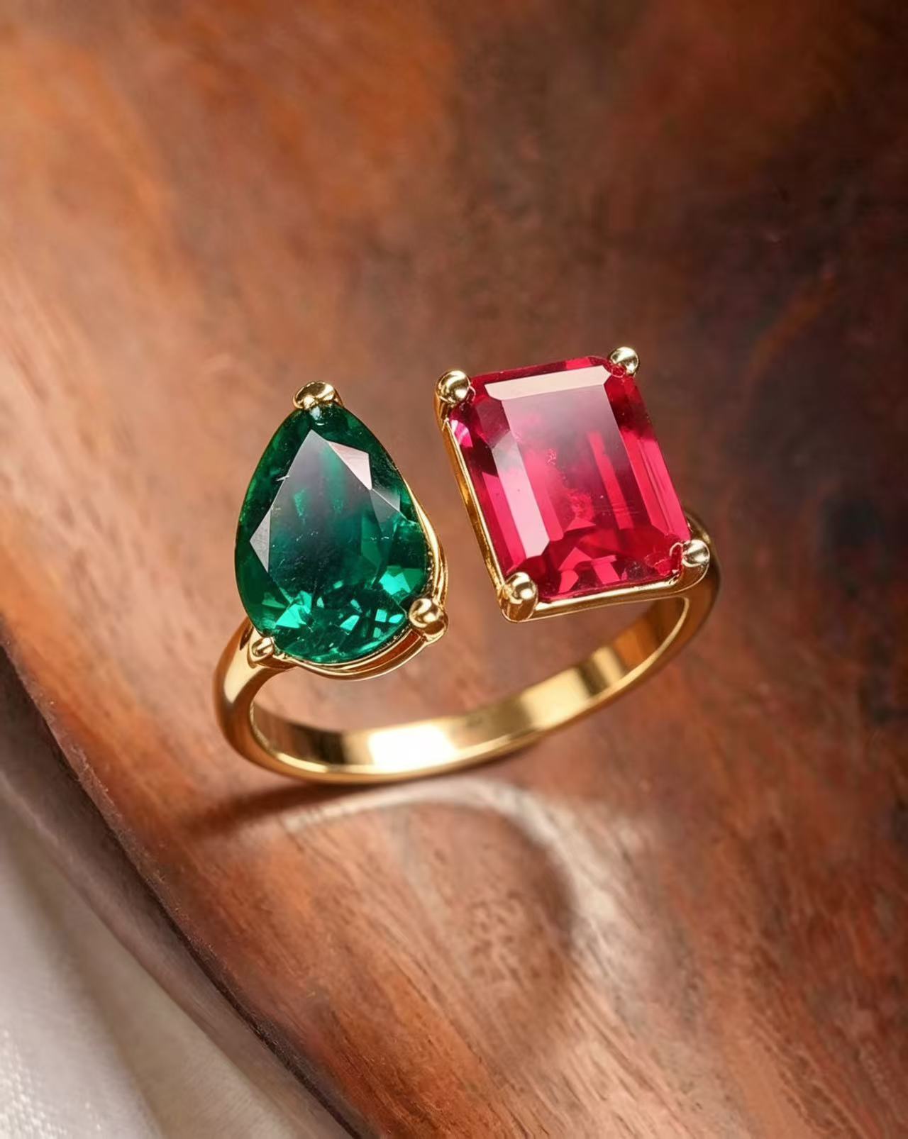 Adjustable Ring Set with Emerald and Ruby